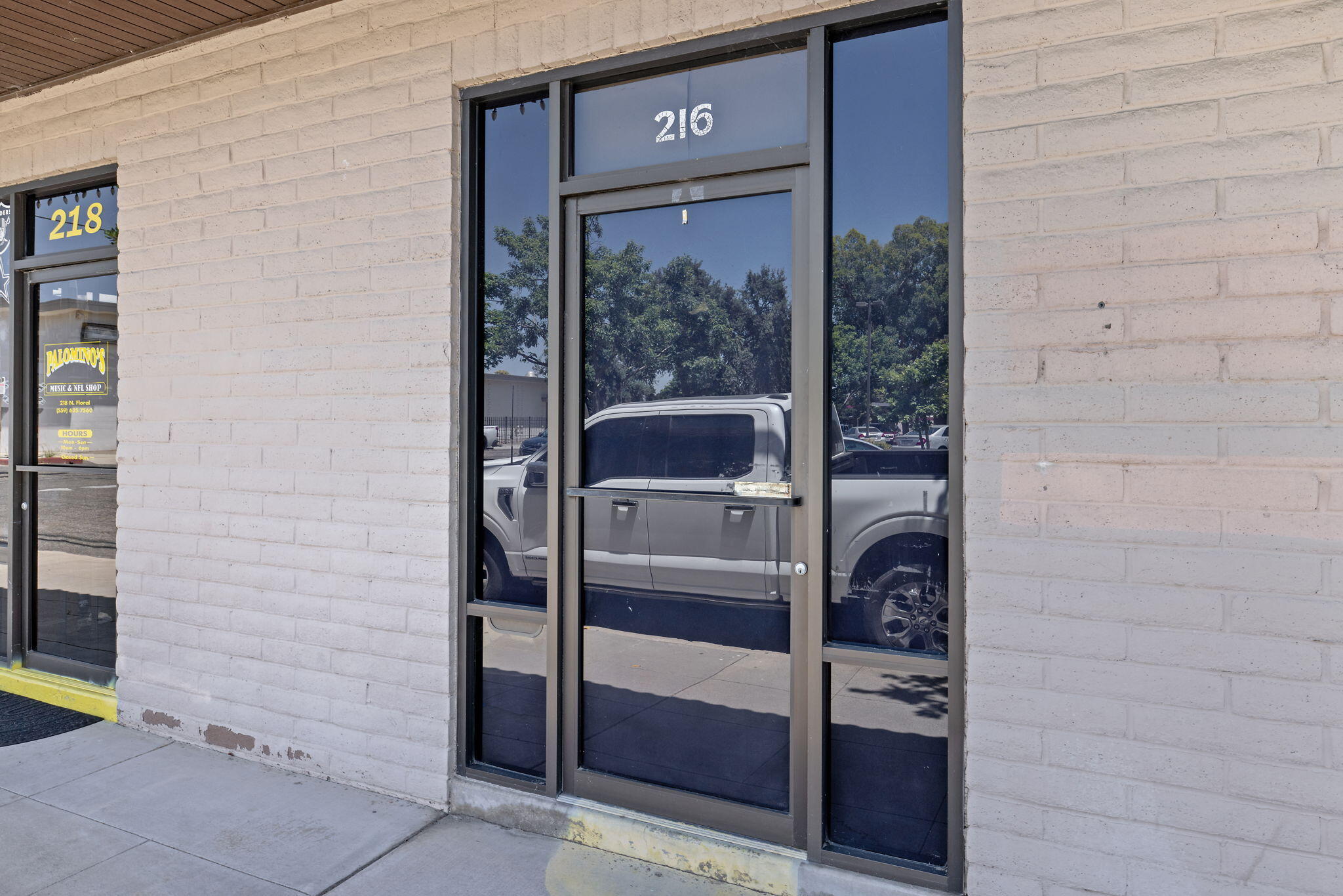 210 N Floral St, Visalia, CA 93291