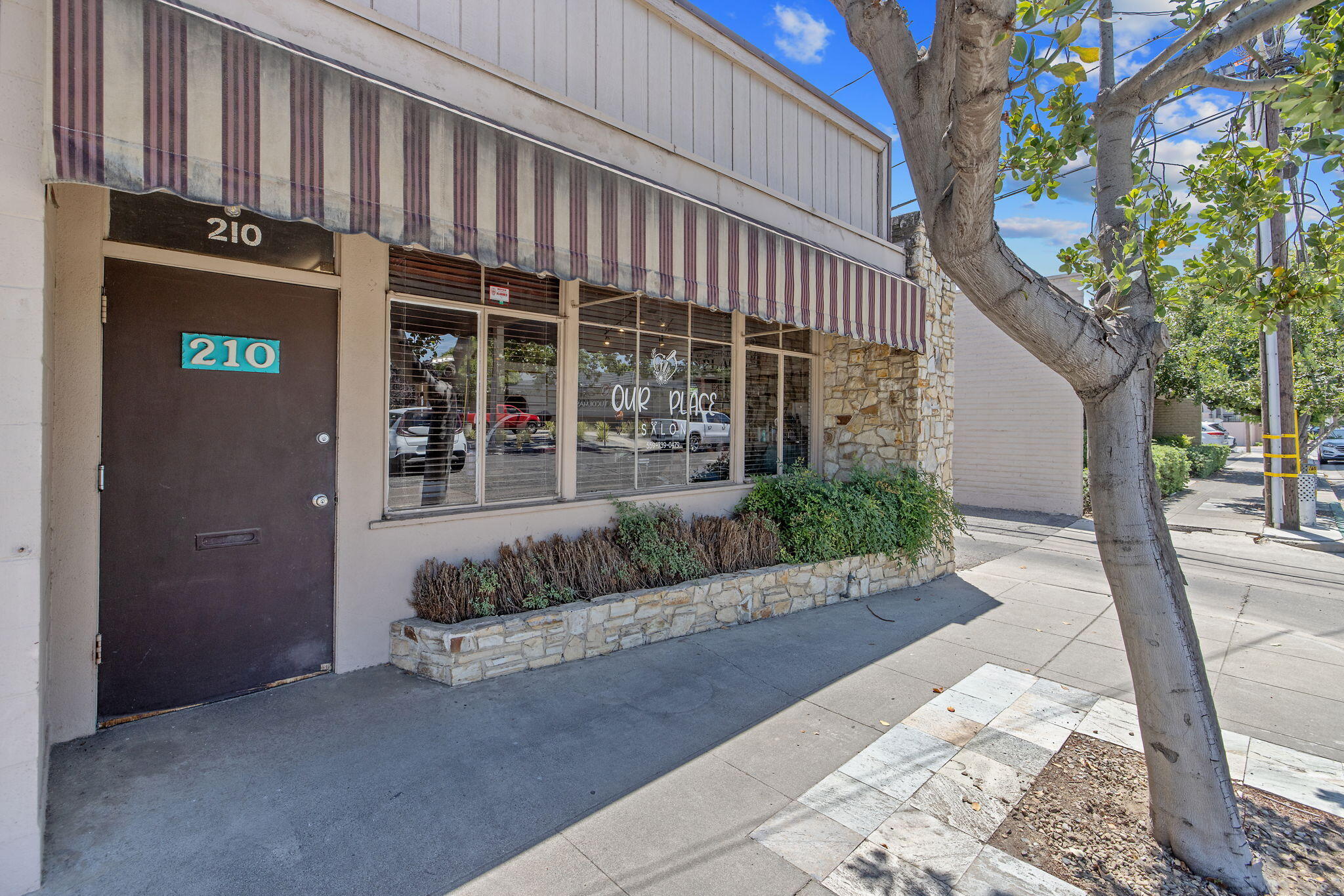 210 N Floral St, Visalia, CA 93291