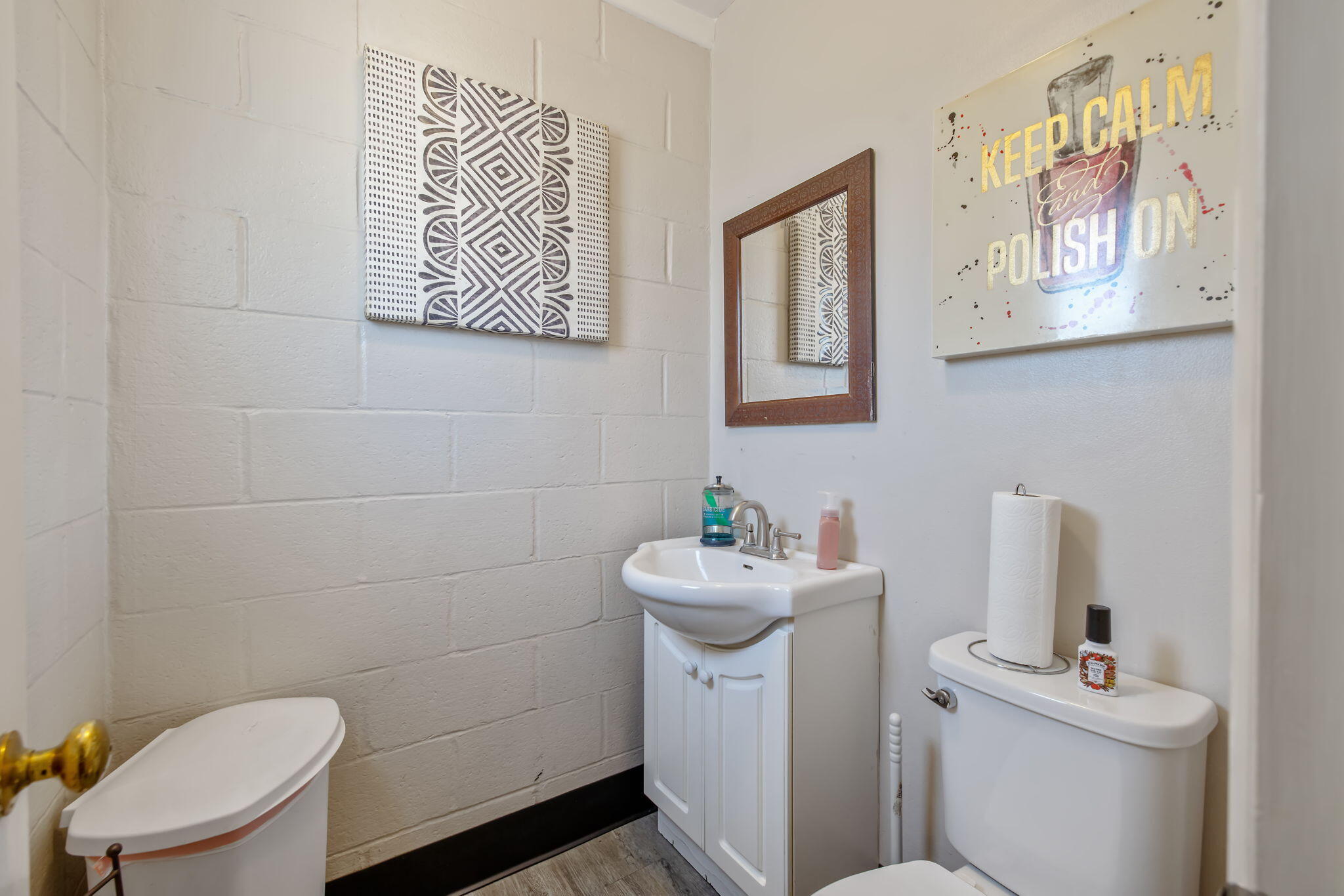 210 N Floral St, Visalia, CA 93291
