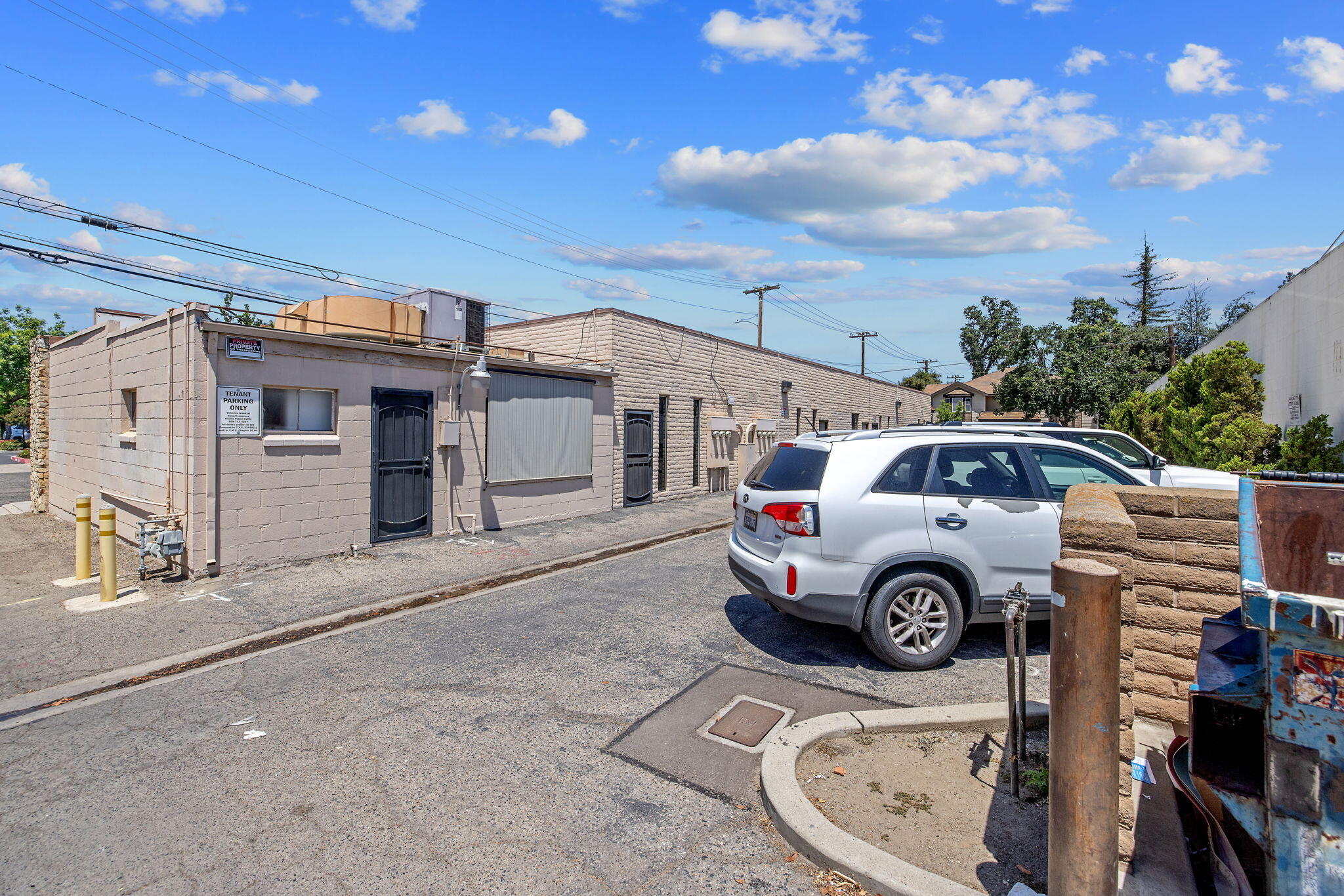 210 N Floral St, Visalia, CA 93291
