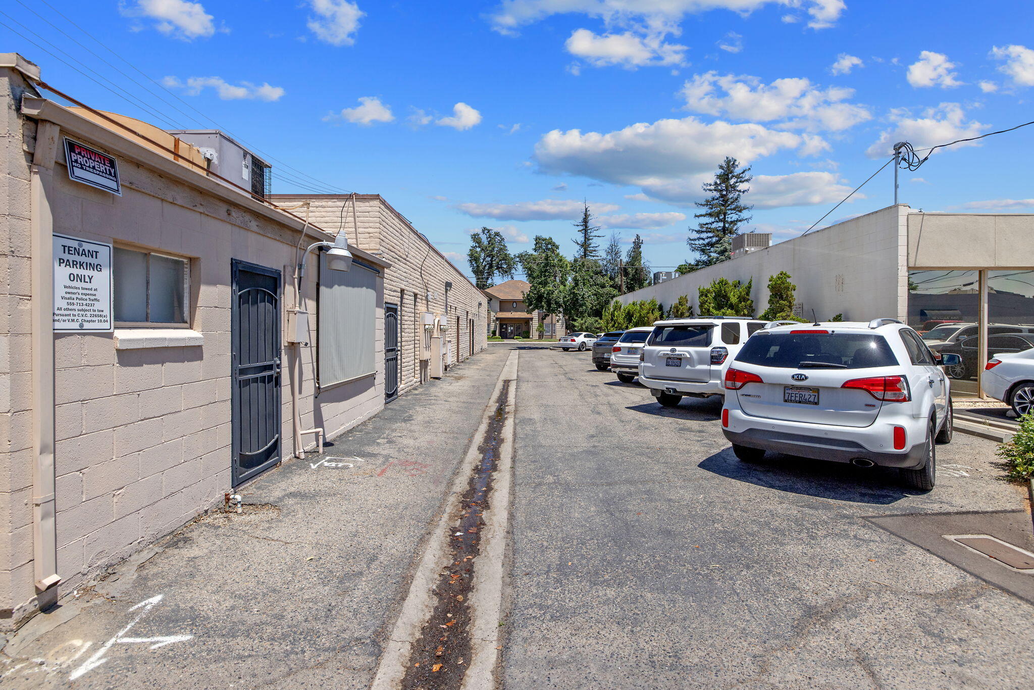 210 N Floral St, Visalia, CA 93291