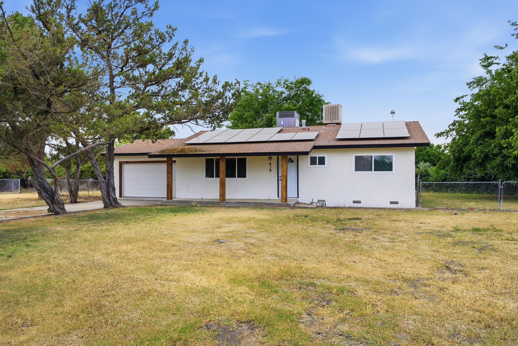 416 W Addie Ave, Tulare, CA 93274