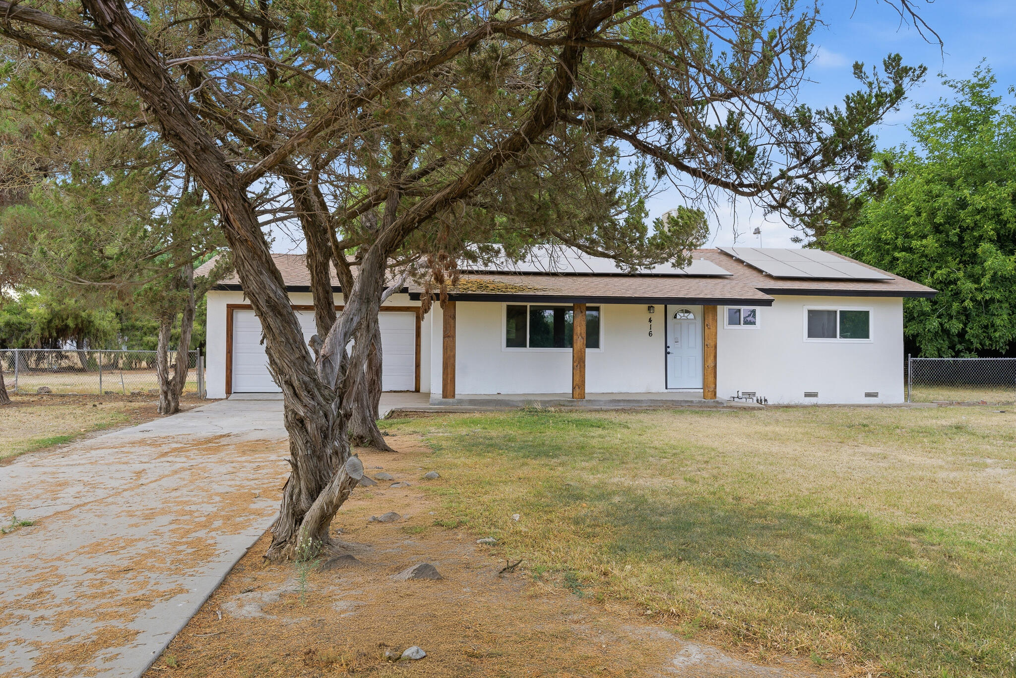416 W Addie Ave, Tulare, CA 93274
