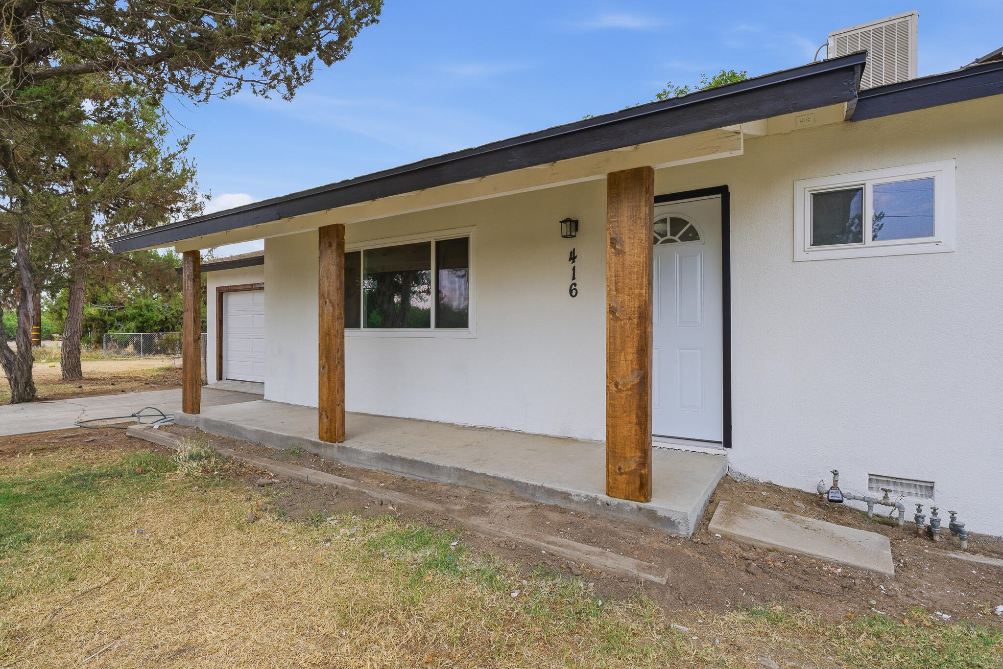 416 W Addie Ave, Tulare, CA 93274