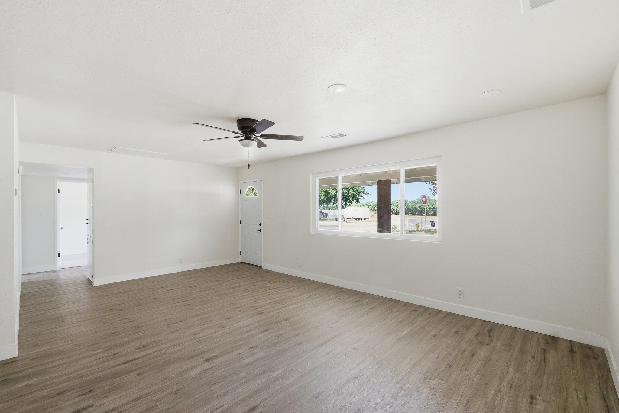 416 W Addie Ave, Tulare, CA 93274