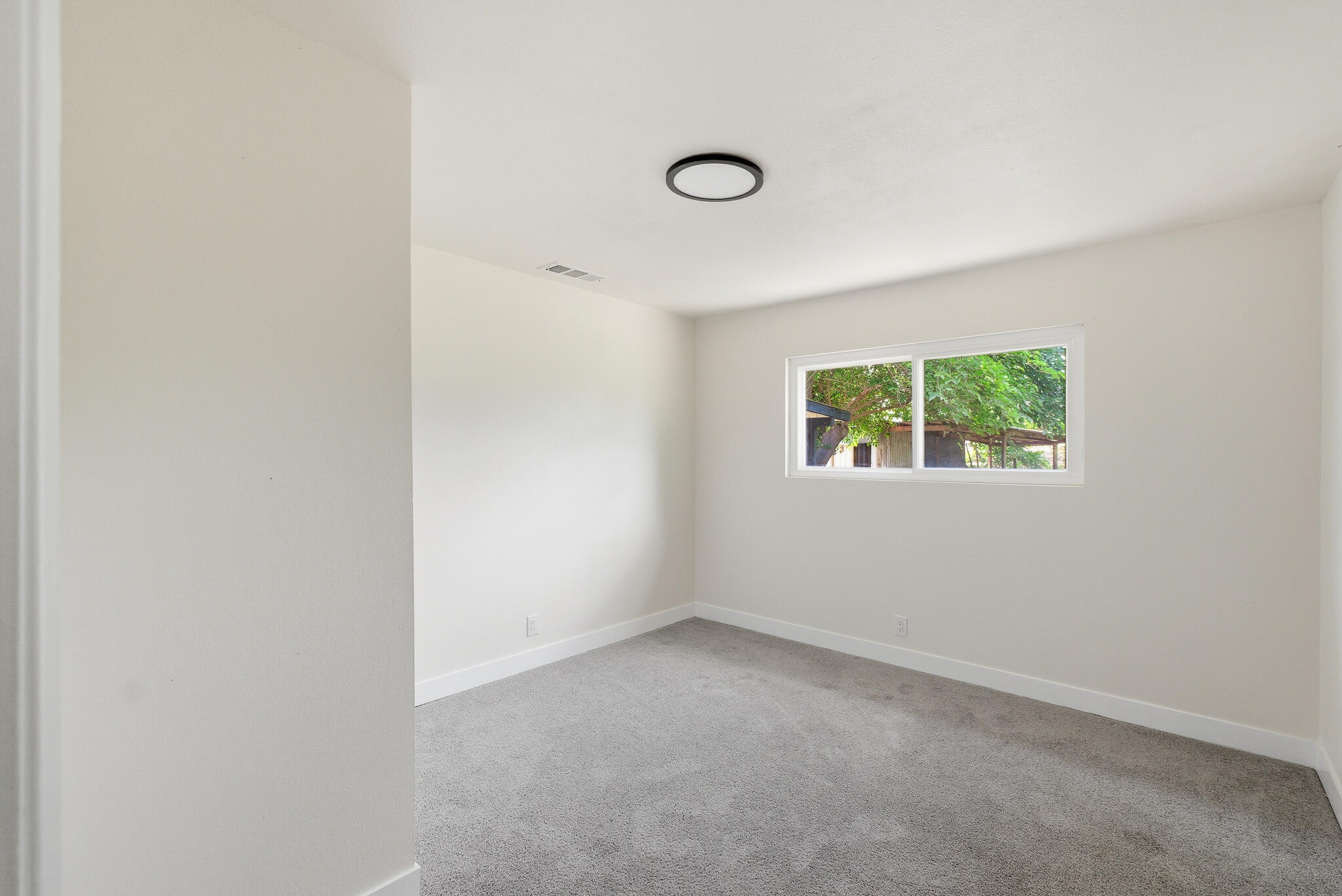 416 W Addie Ave, Tulare, CA 93274