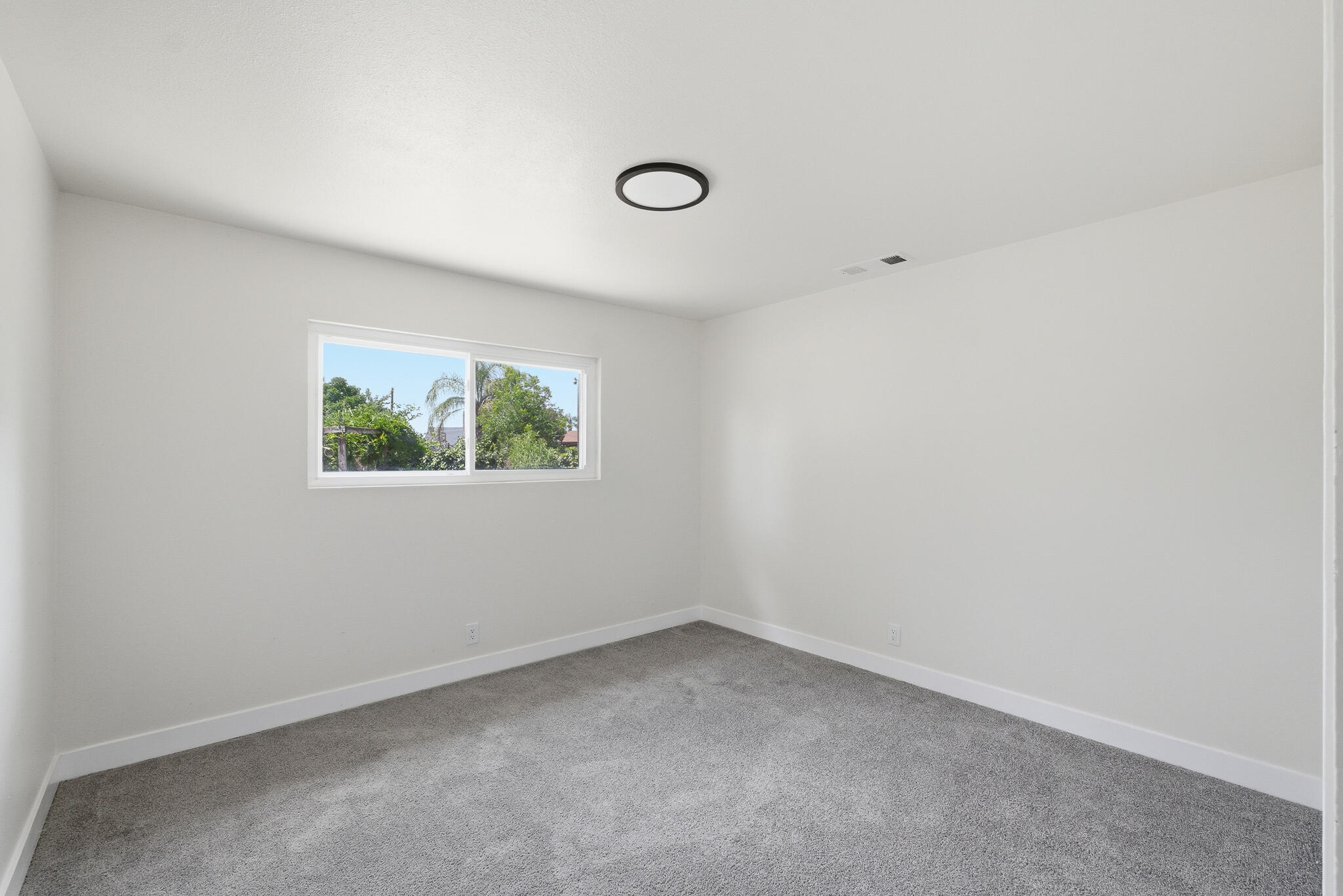416 W Addie Ave, Tulare, CA 93274