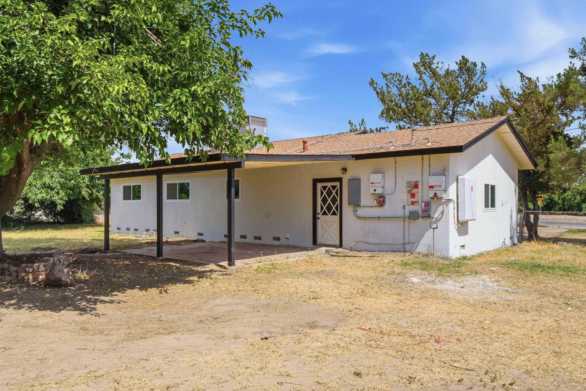 416 W Addie Ave, Tulare, CA 93274
