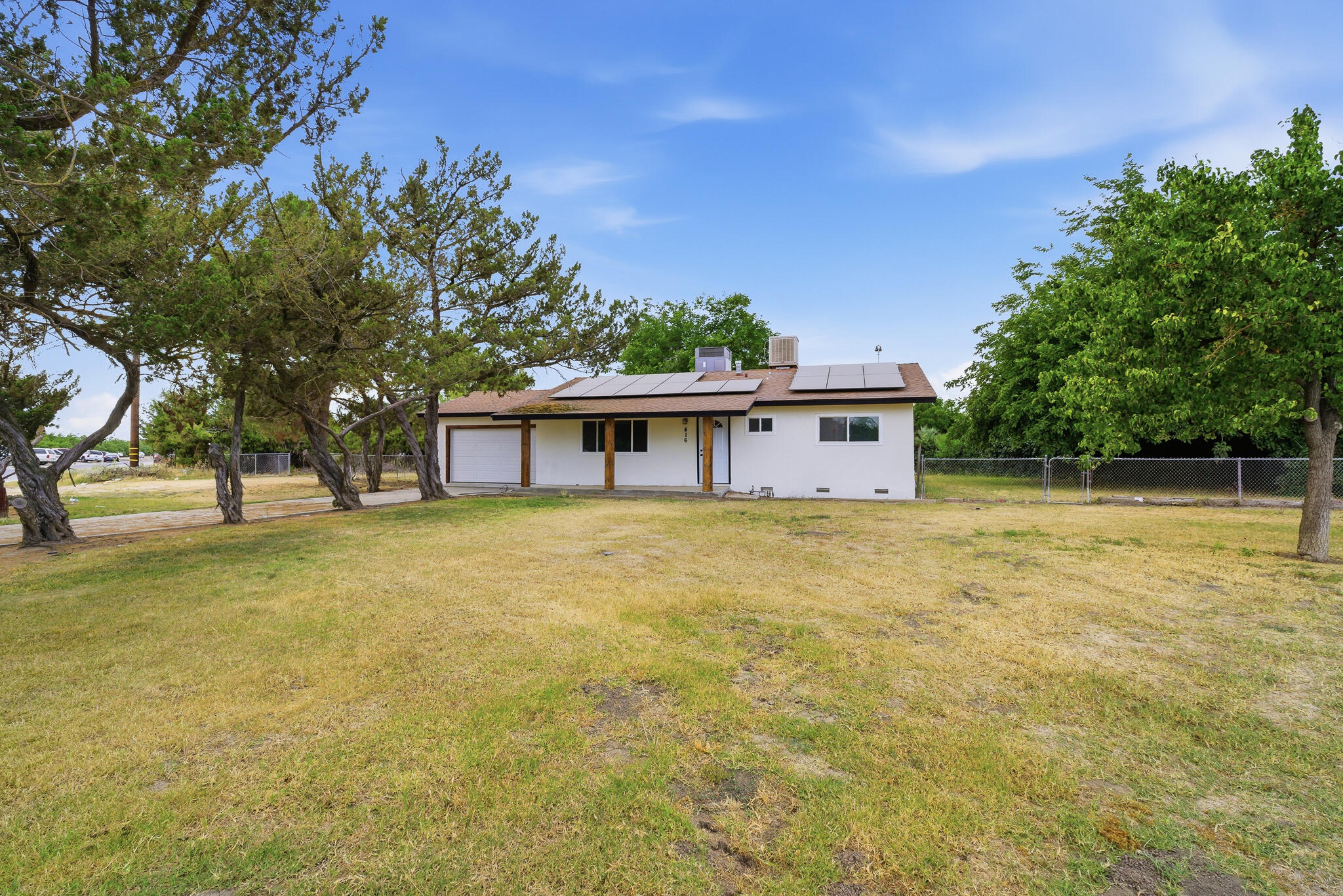 416 W Addie Ave, Tulare, CA 93274