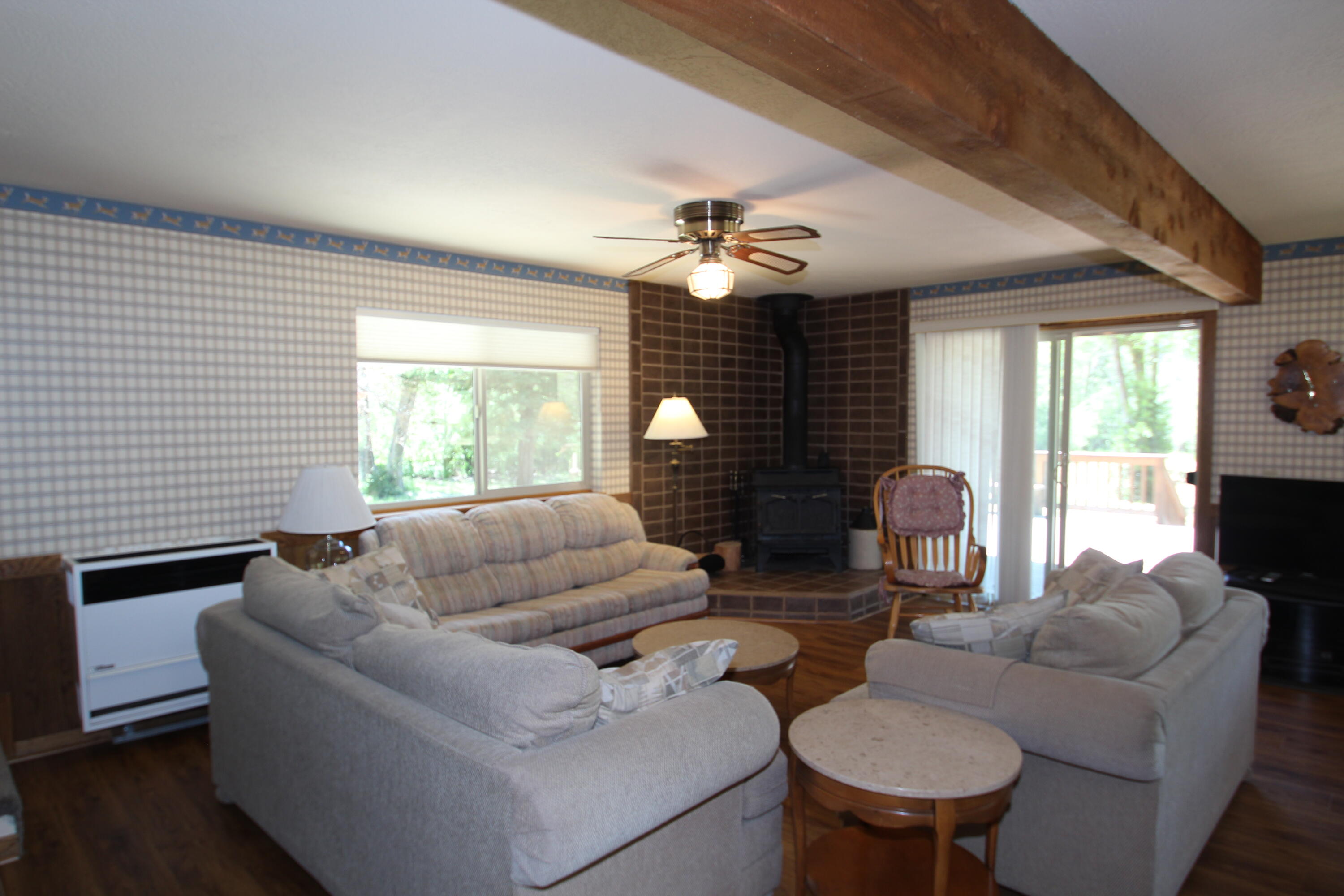 2101 Nelson Dr, Springville, CA 93265