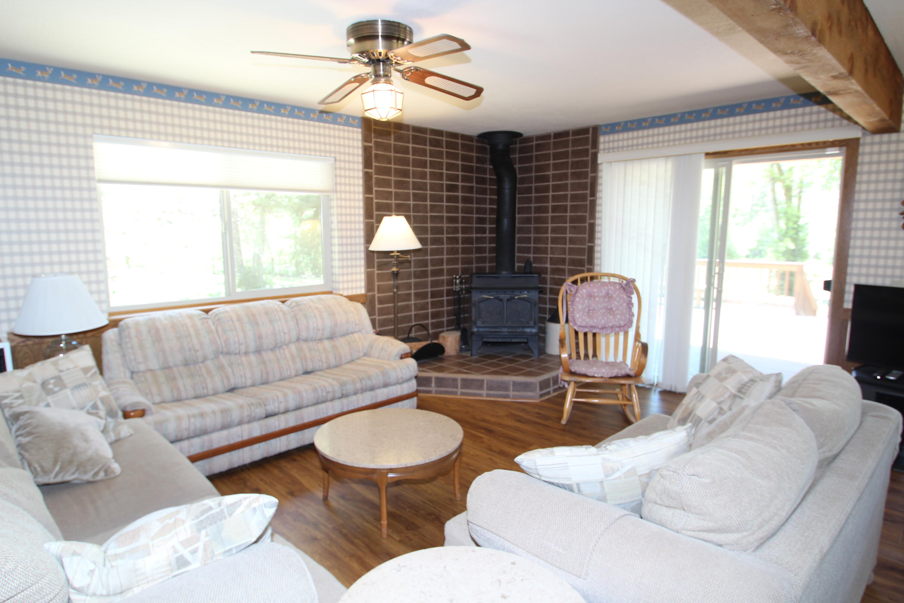 2101 Nelson Dr, Springville, CA 93265