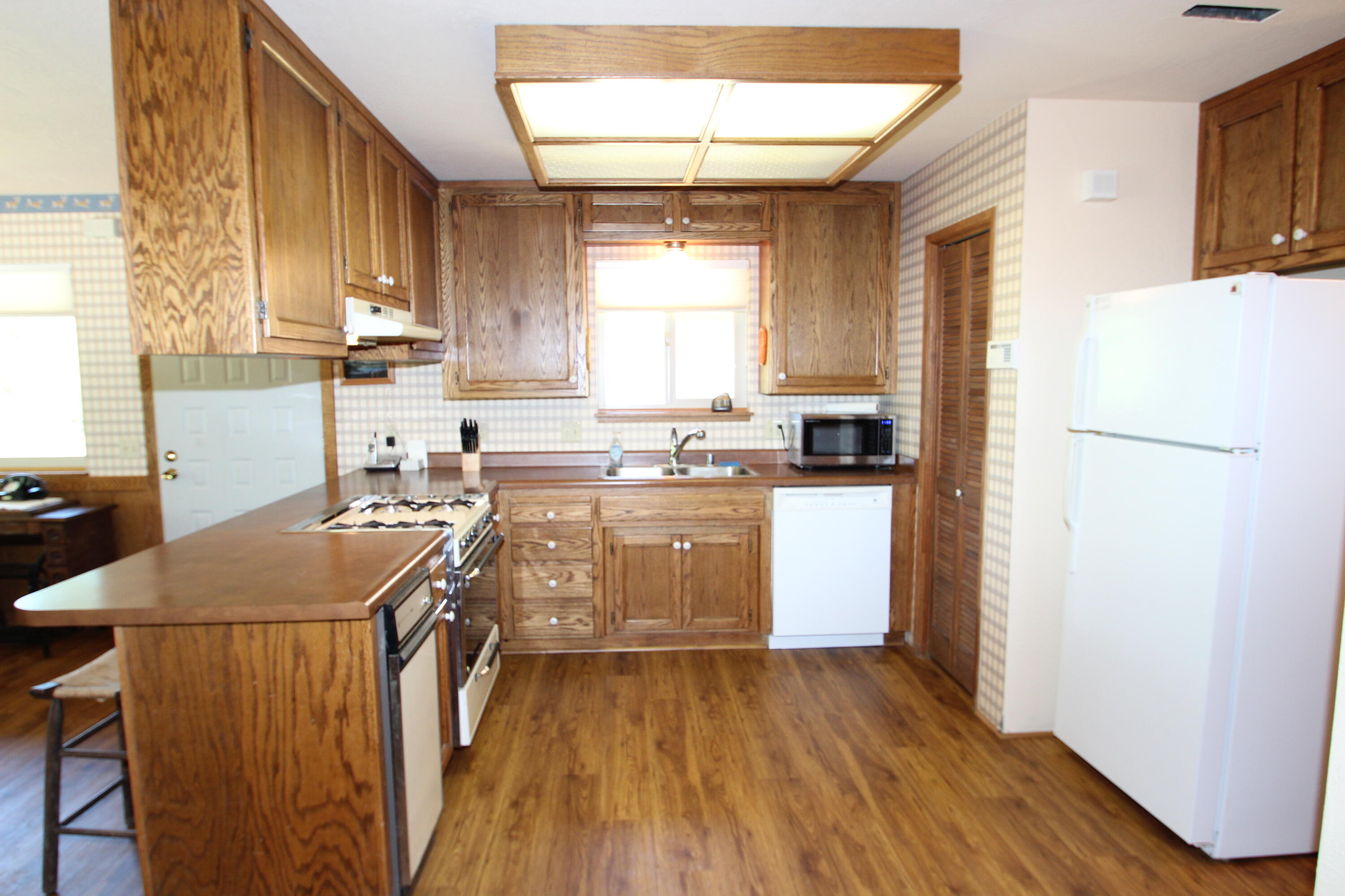 2101 Nelson Dr, Springville, CA 93265