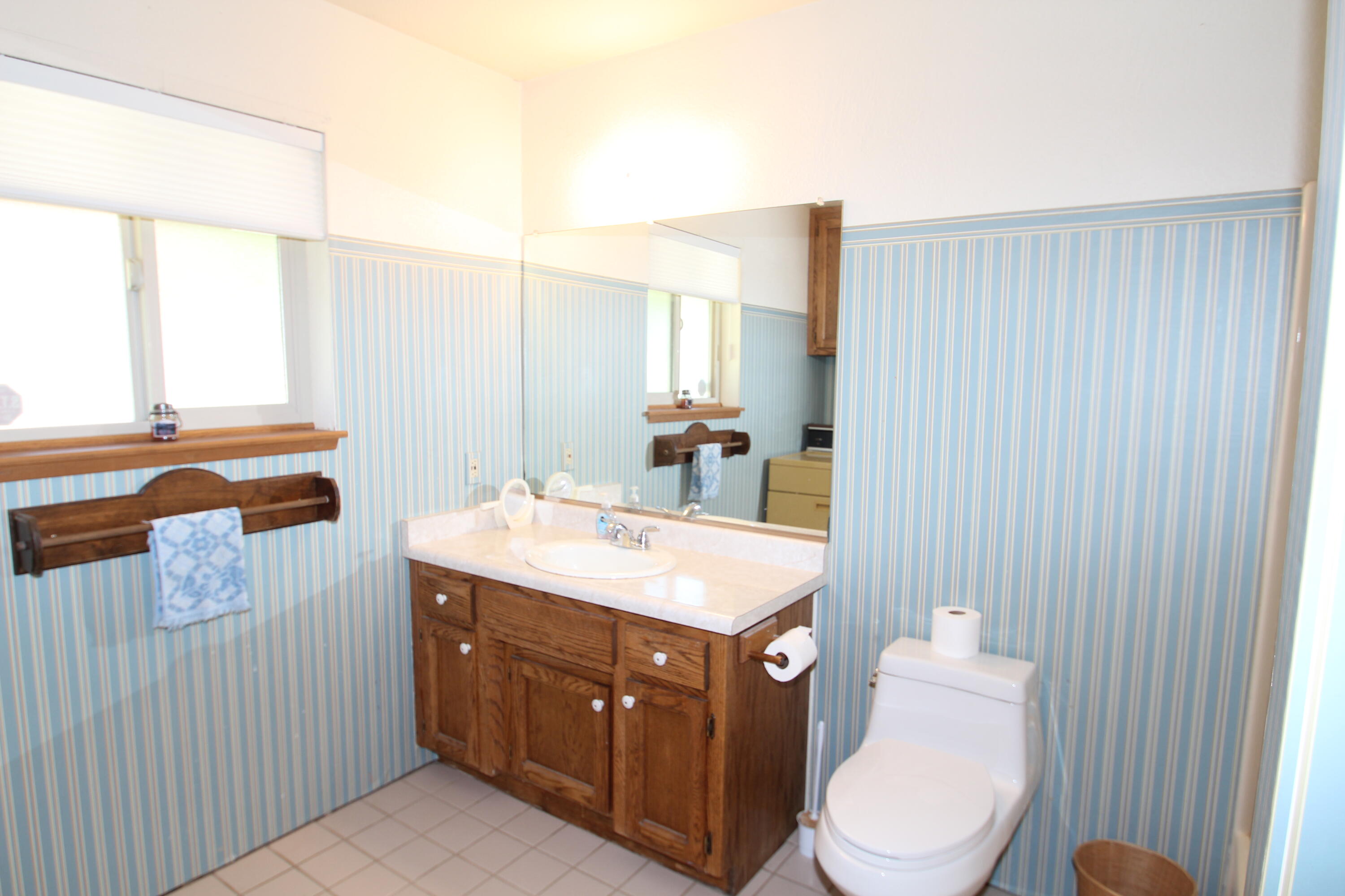 2101 Nelson Dr, Springville, CA 93265