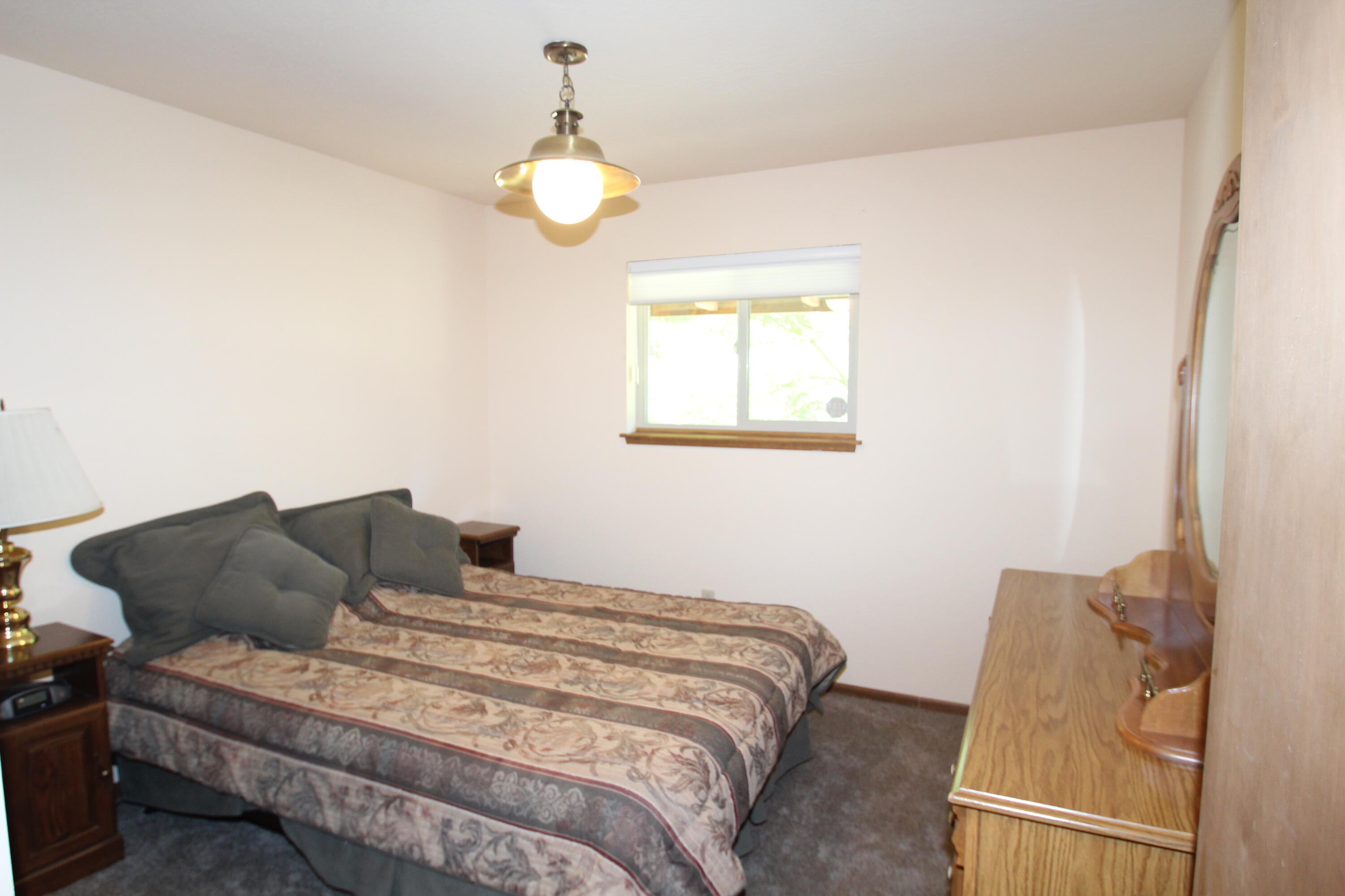 2101 Nelson Dr, Springville, CA 93265