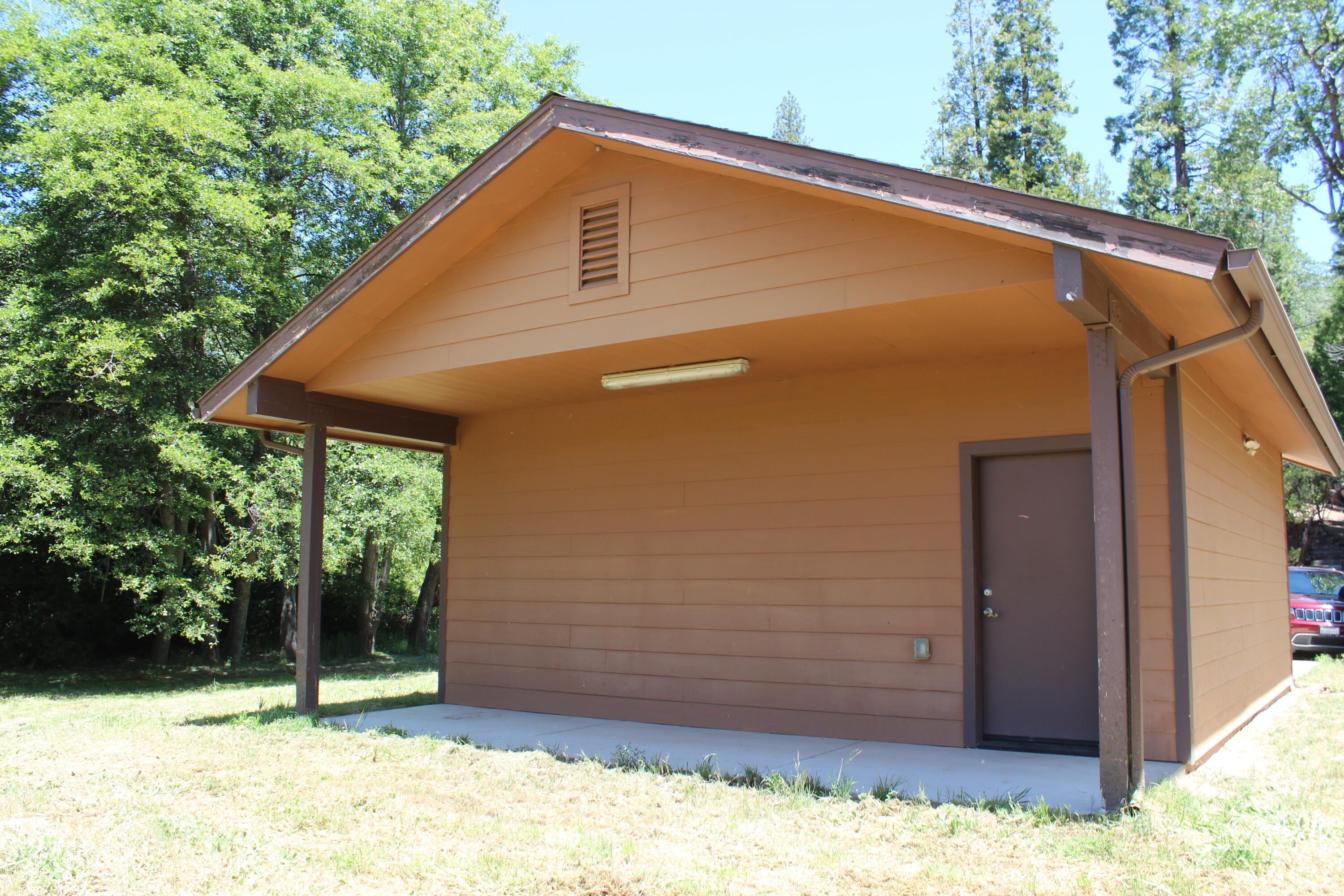 2101 Nelson Dr, Springville, CA 93265