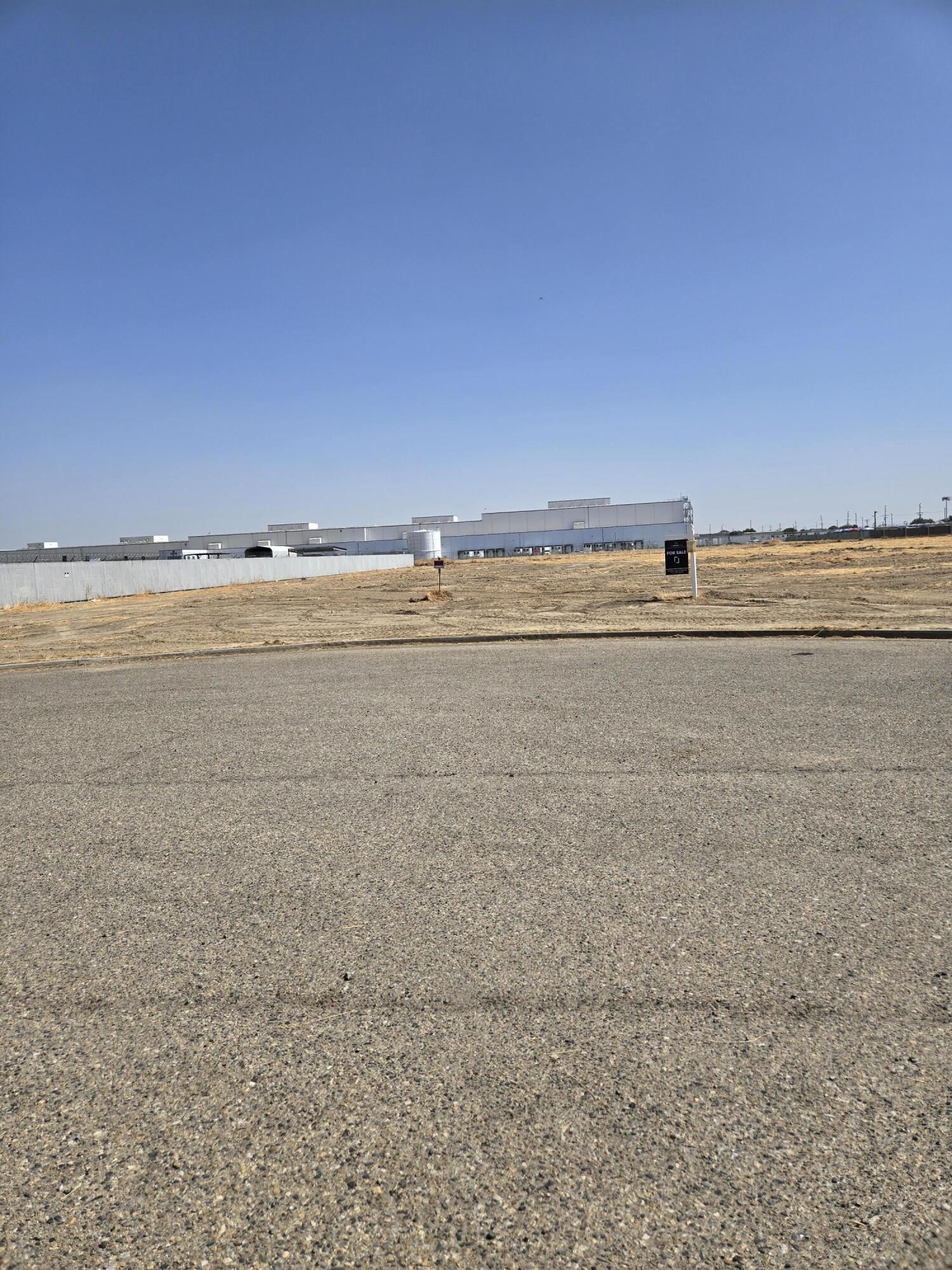 0 Q Place, Tulare, CA 93274