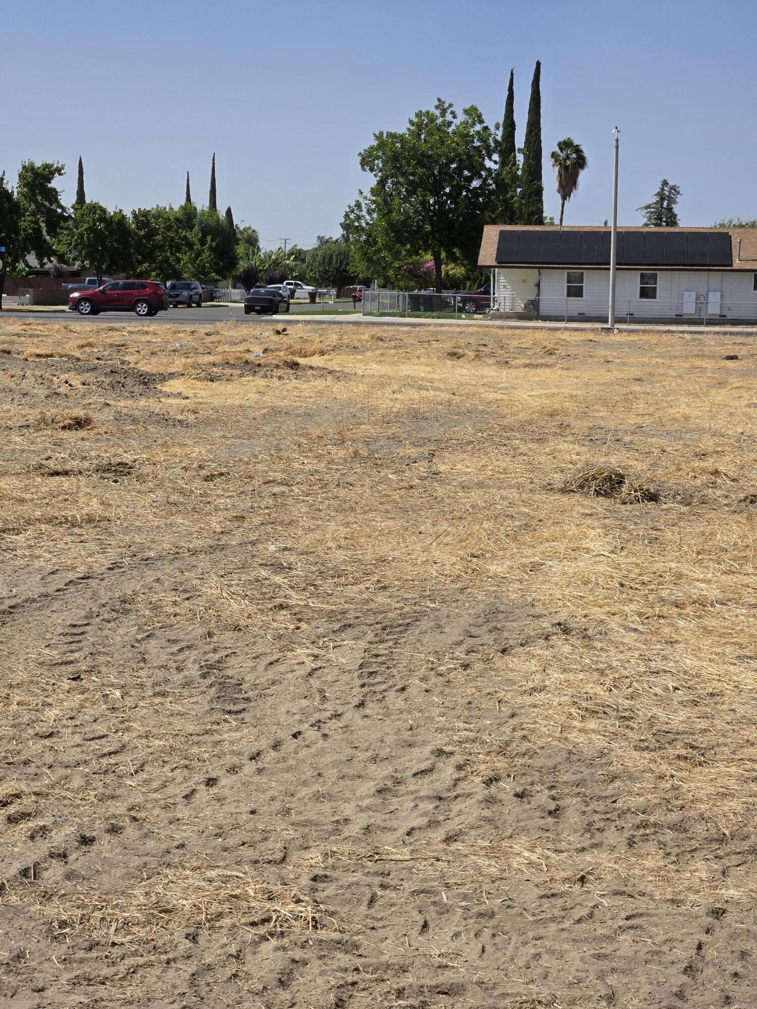 0 Q Place, Tulare, CA 93274