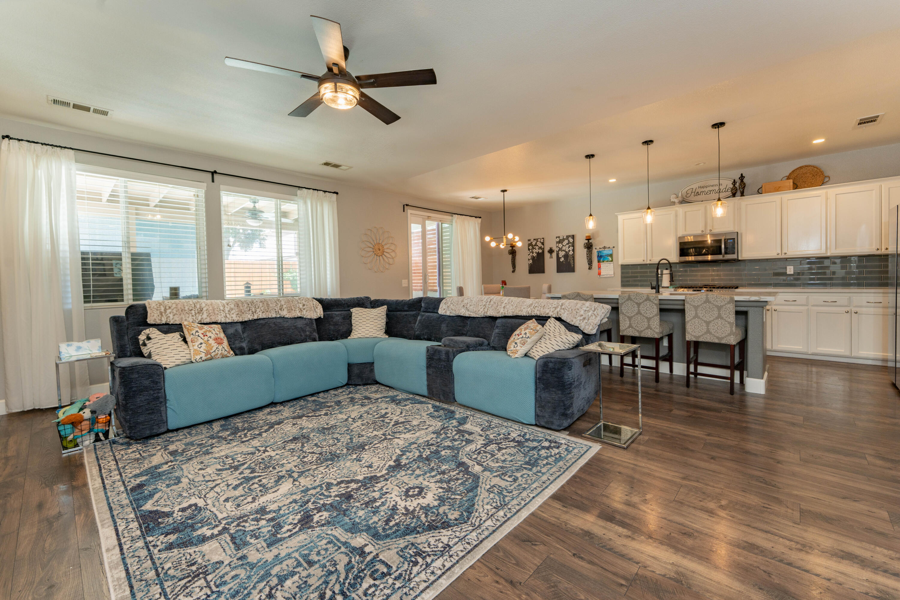 5843 W Clinton Ave, Visalia, CA 93291