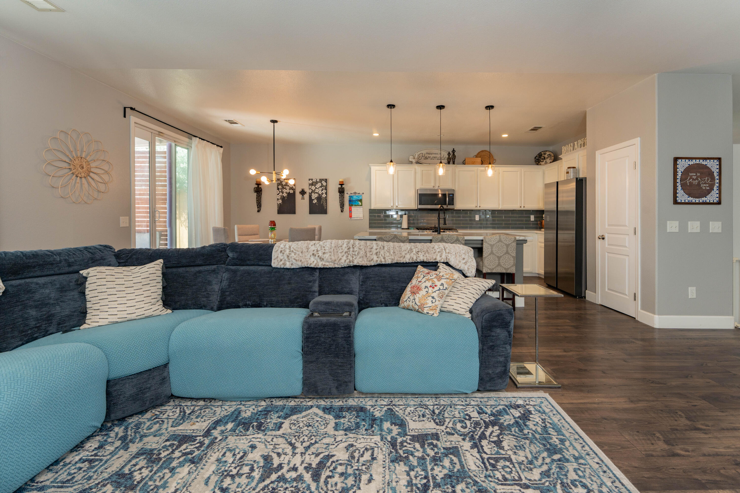 5843 W Clinton Ave, Visalia, CA 93291