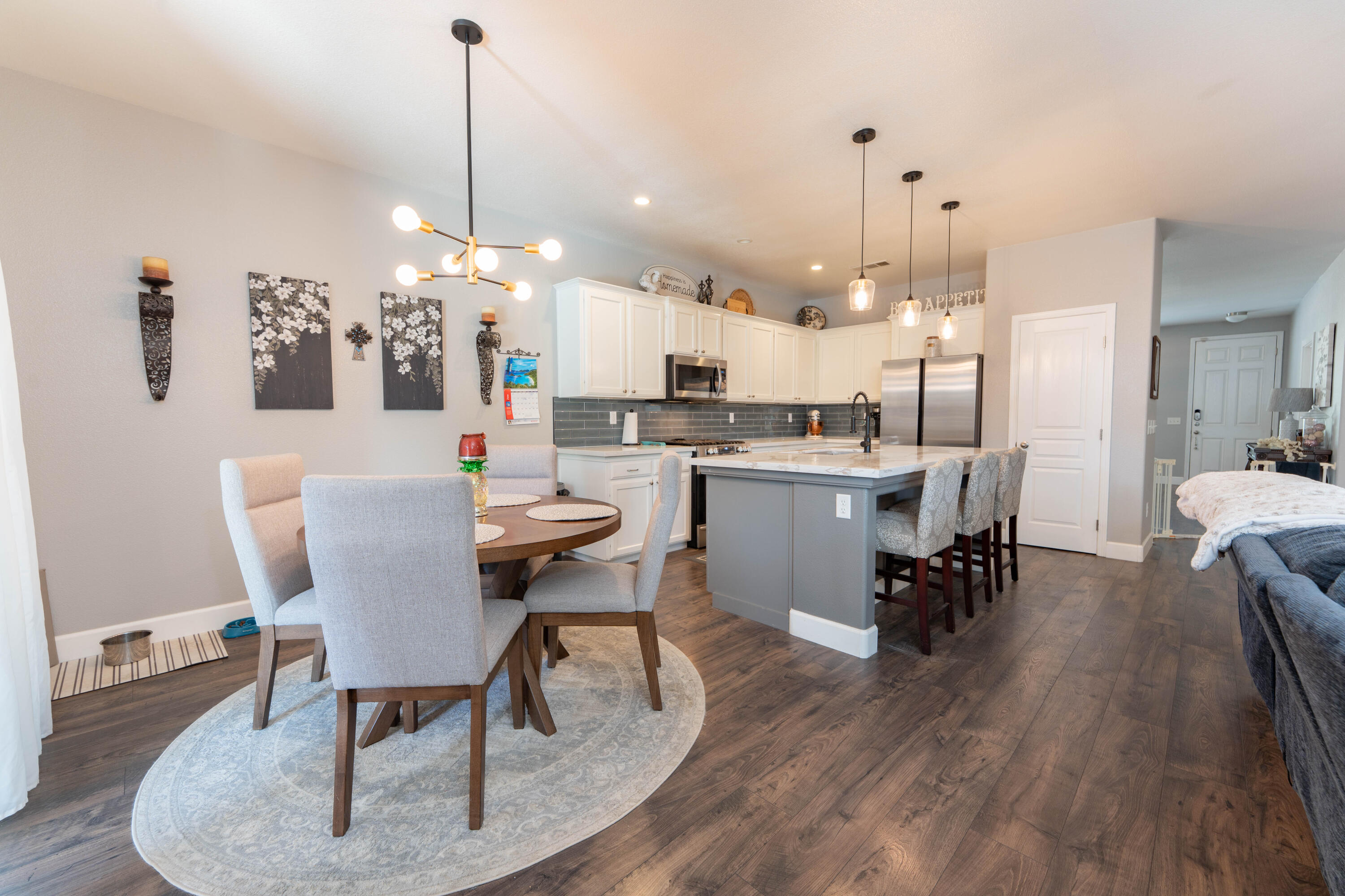 5843 W Clinton Ave, Visalia, CA 93291