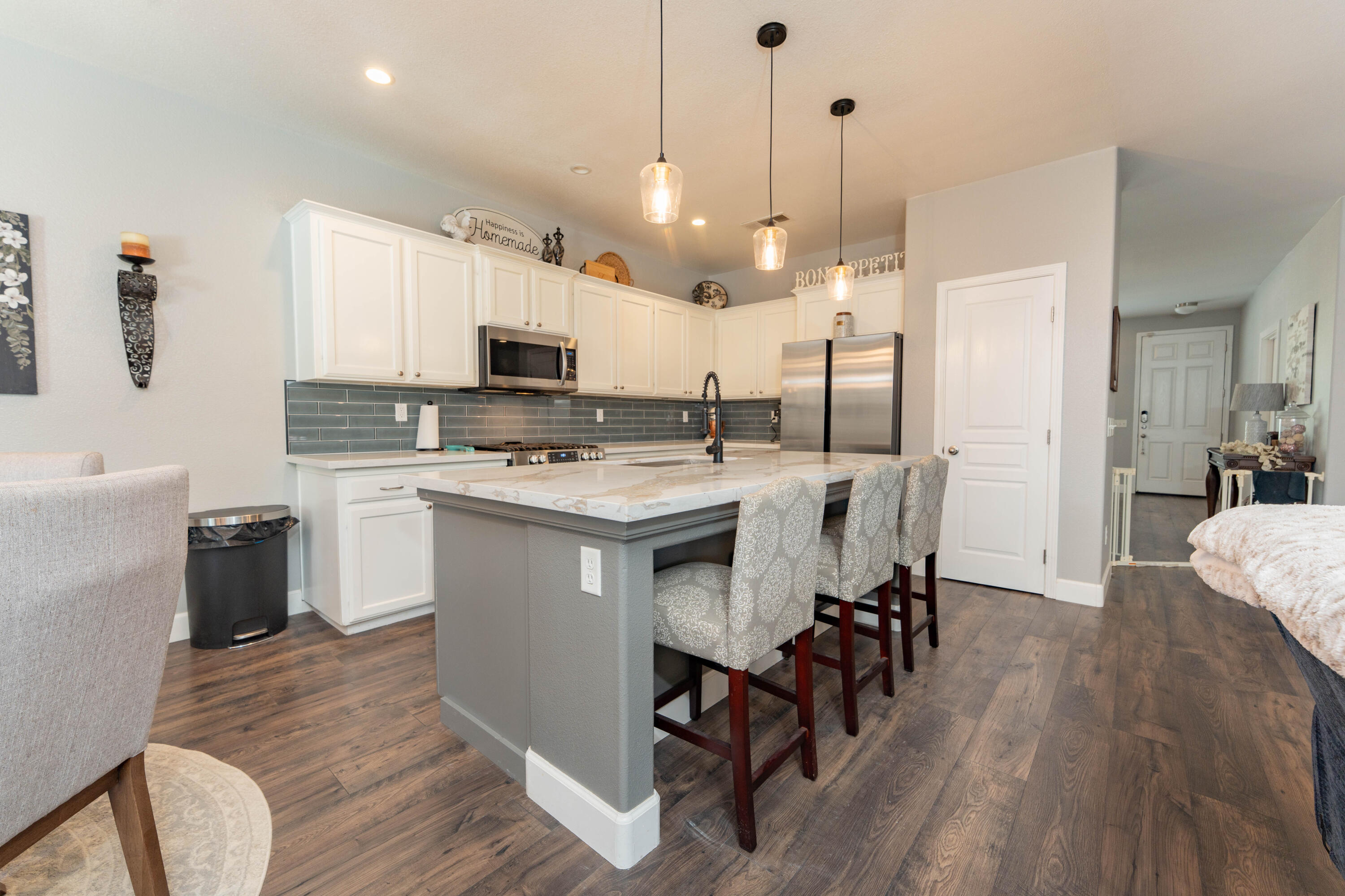 5843 W Clinton Ave, Visalia, CA 93291
