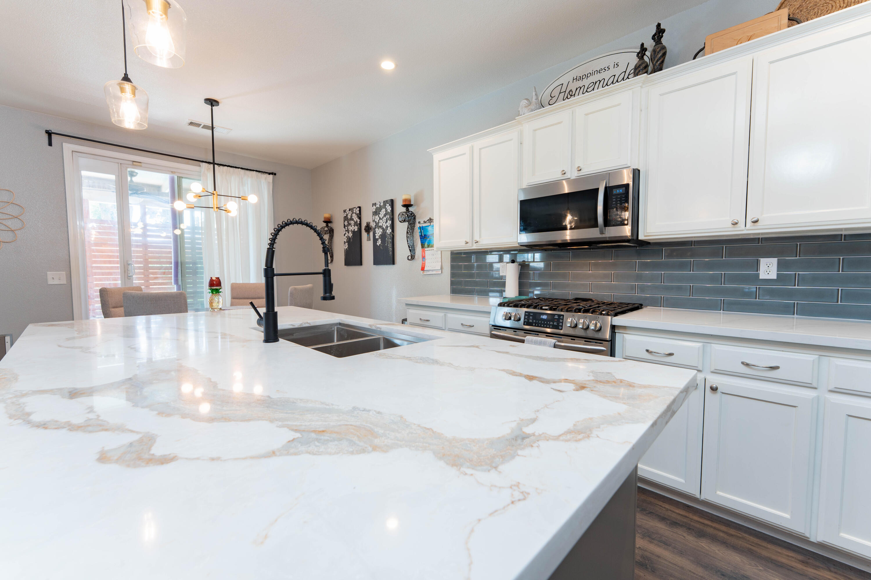 5843 W Clinton Ave, Visalia, CA 93291