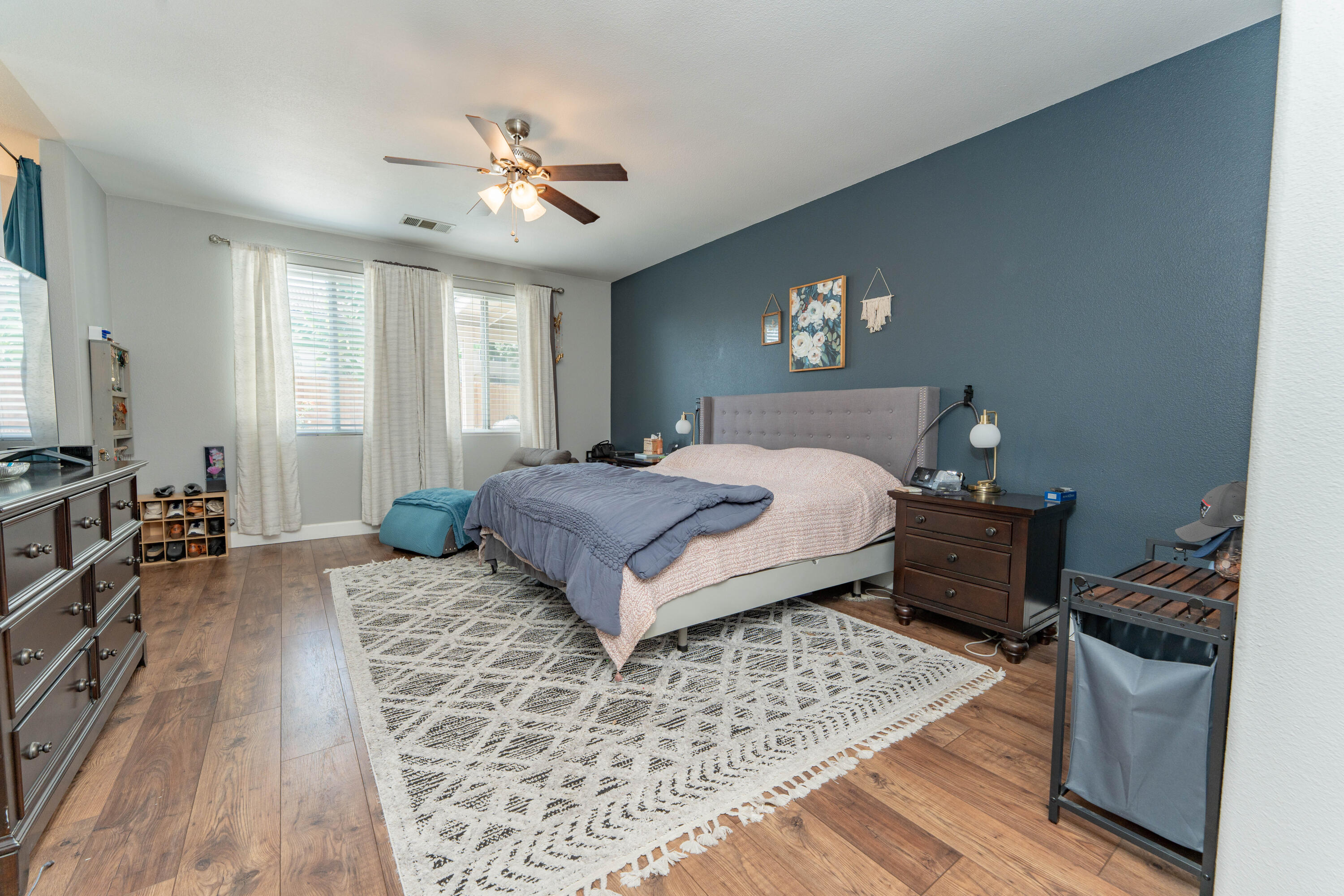 5843 W Clinton Ave, Visalia, CA 93291