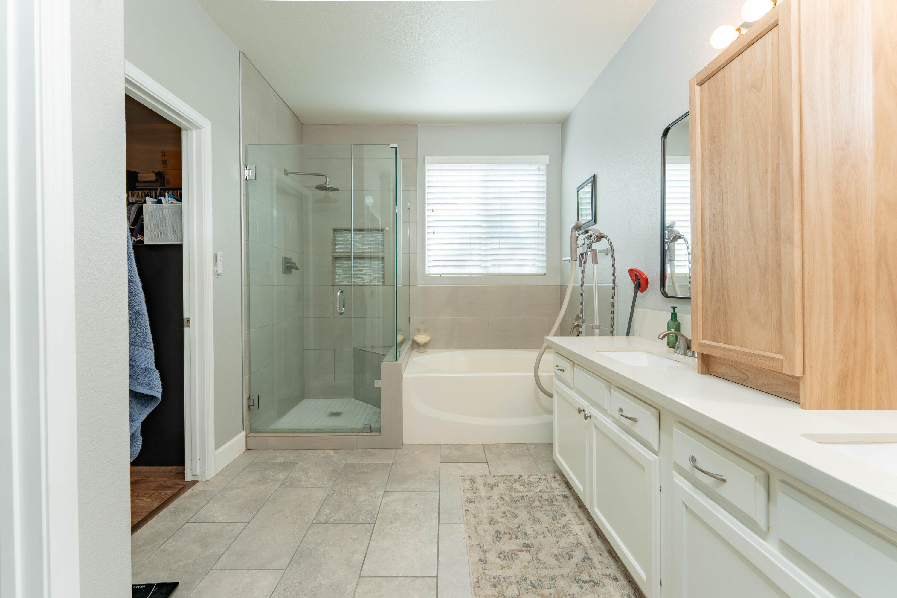 5843 W Clinton Ave, Visalia, CA 93291