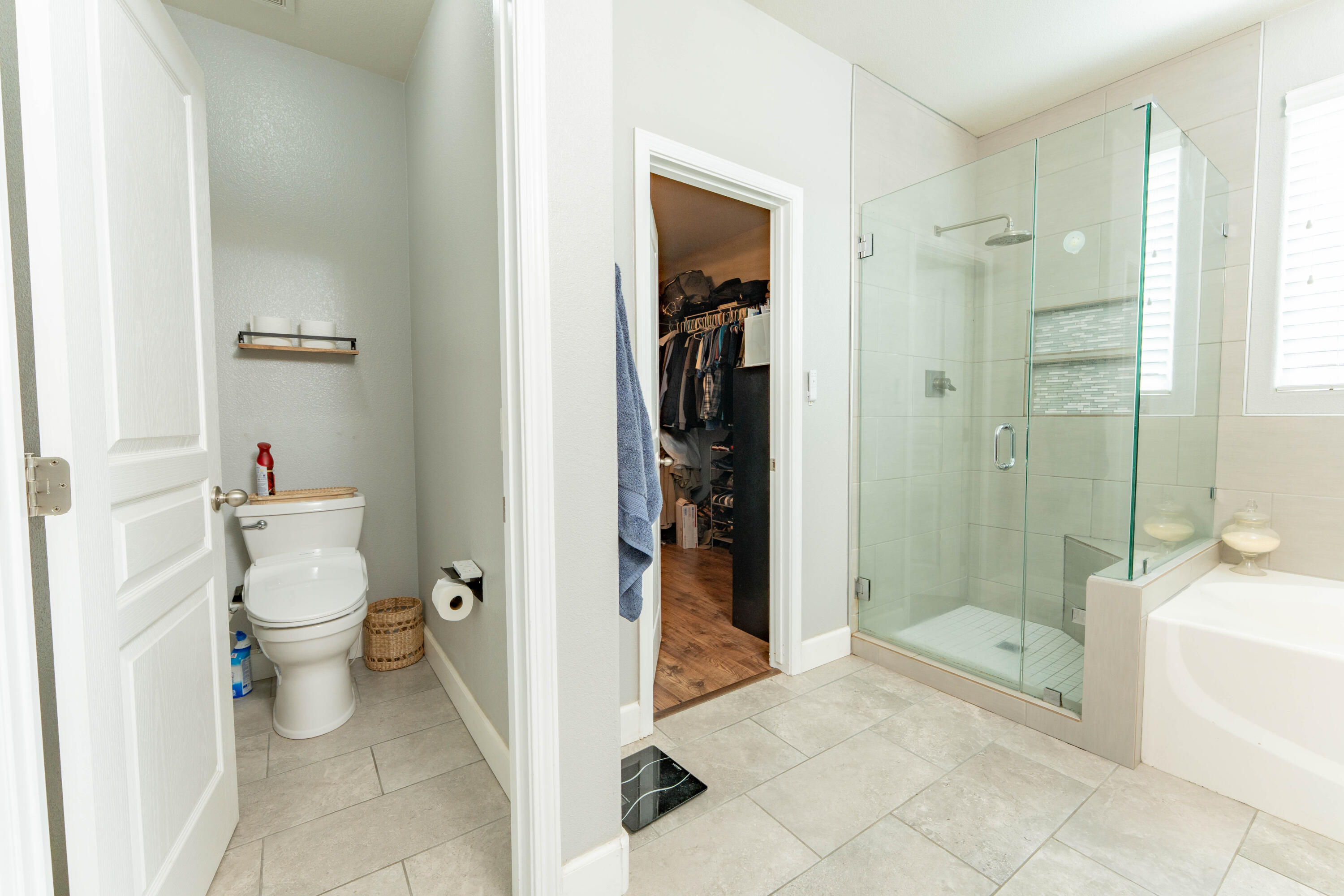 5843 W Clinton Ave, Visalia, CA 93291