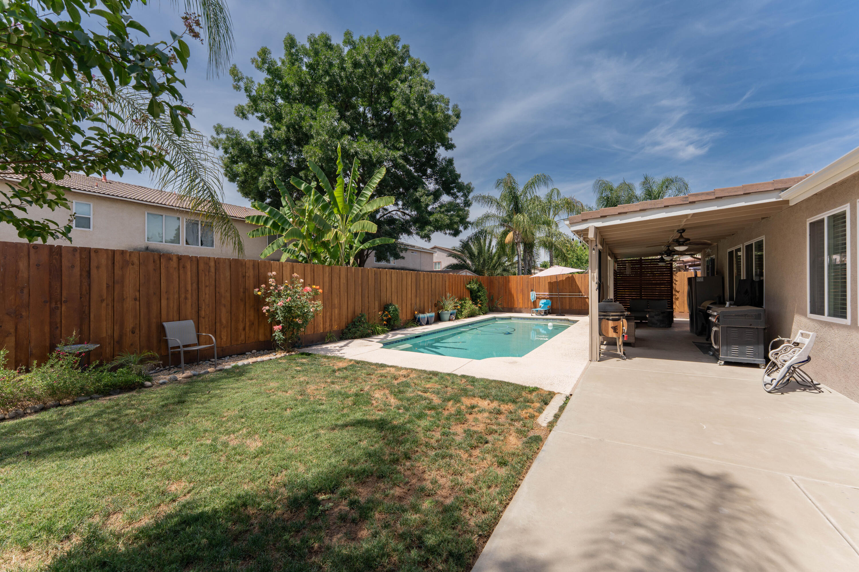 5843 W Clinton Ave, Visalia, CA 93291