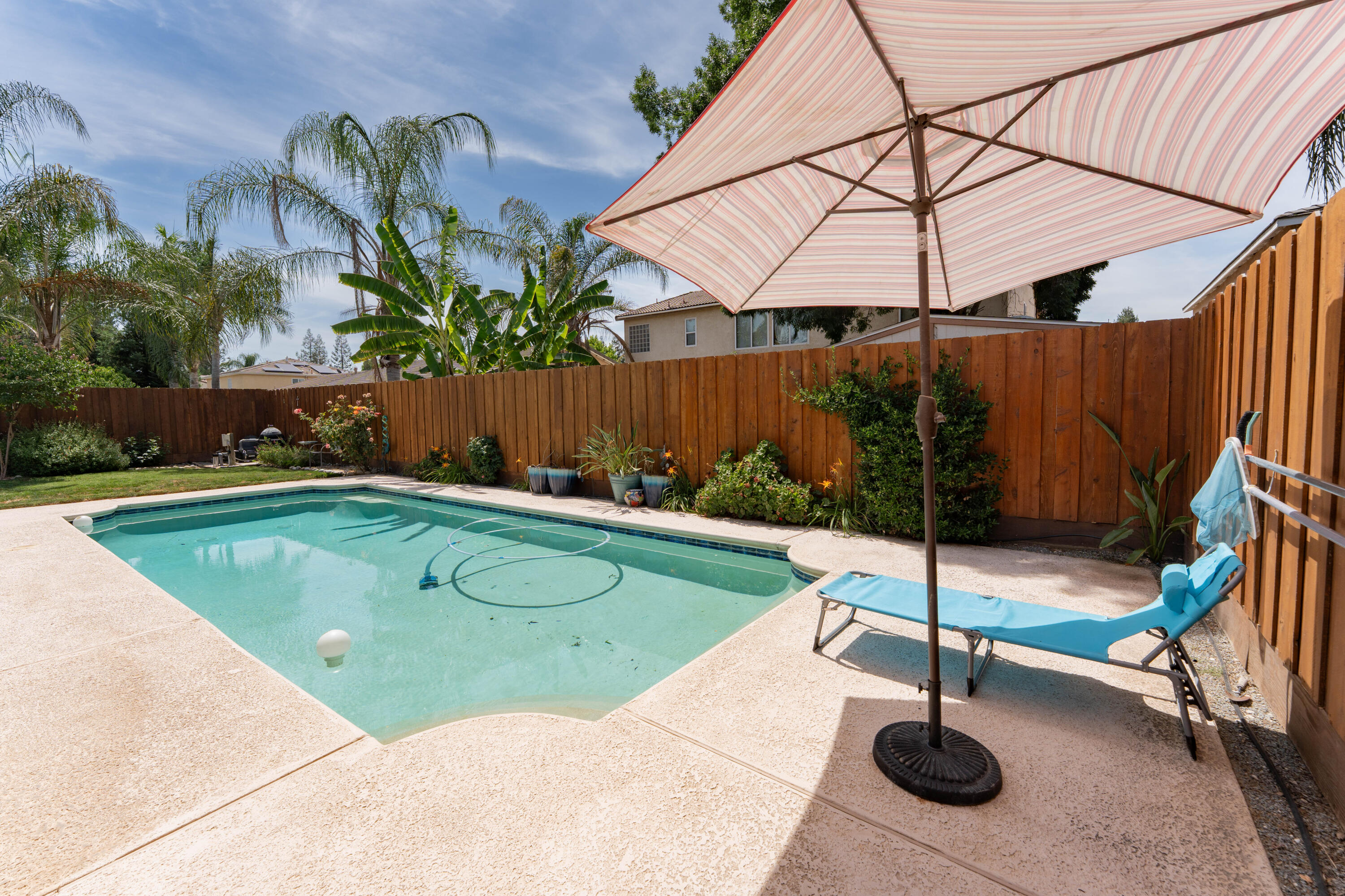 5843 W Clinton Ave, Visalia, CA 93291