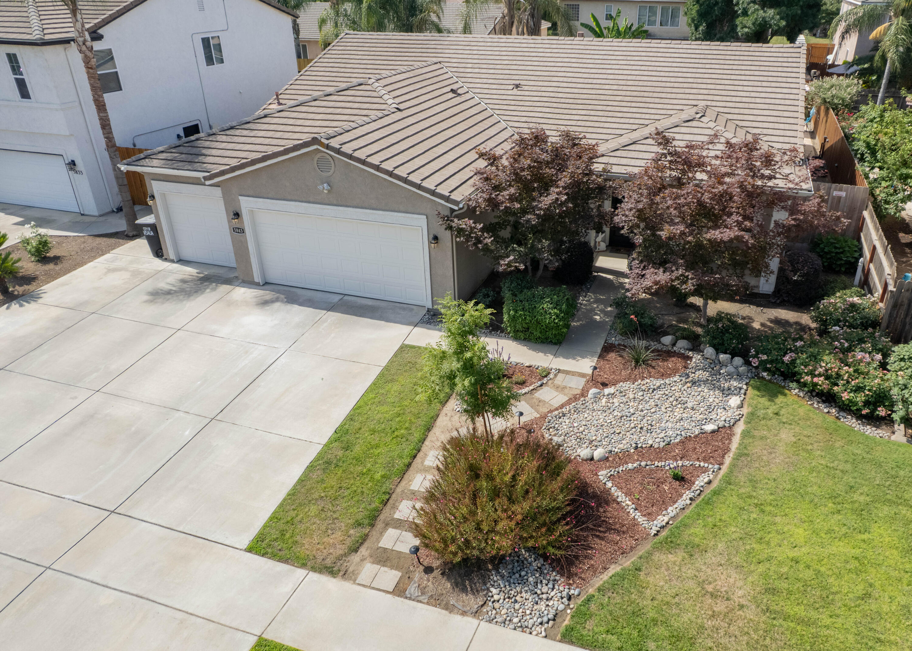 5843 W Clinton Ave, Visalia, CA 93291