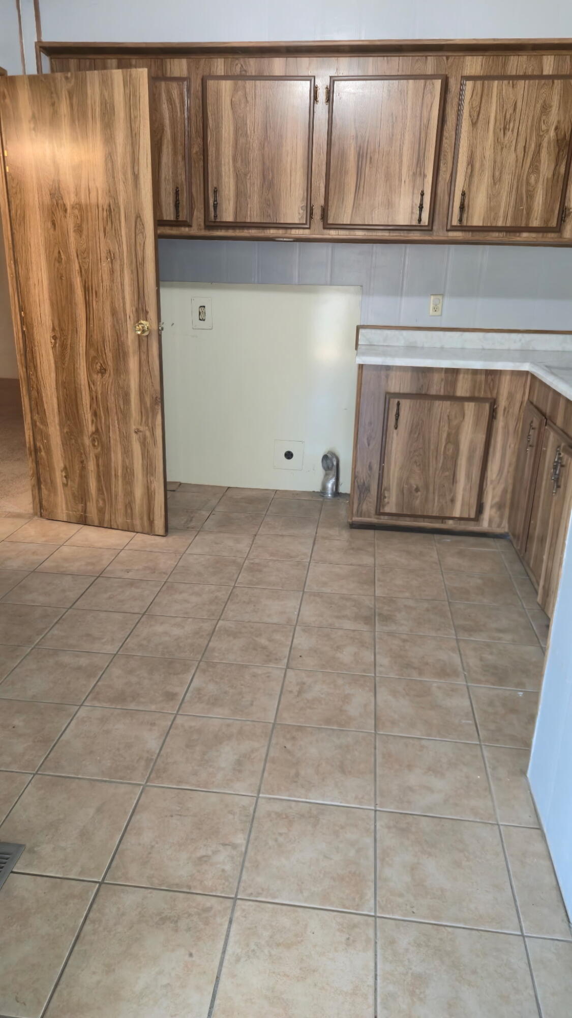 690 N Castle Rock St #Spc 11, Woodlake, CA 93286