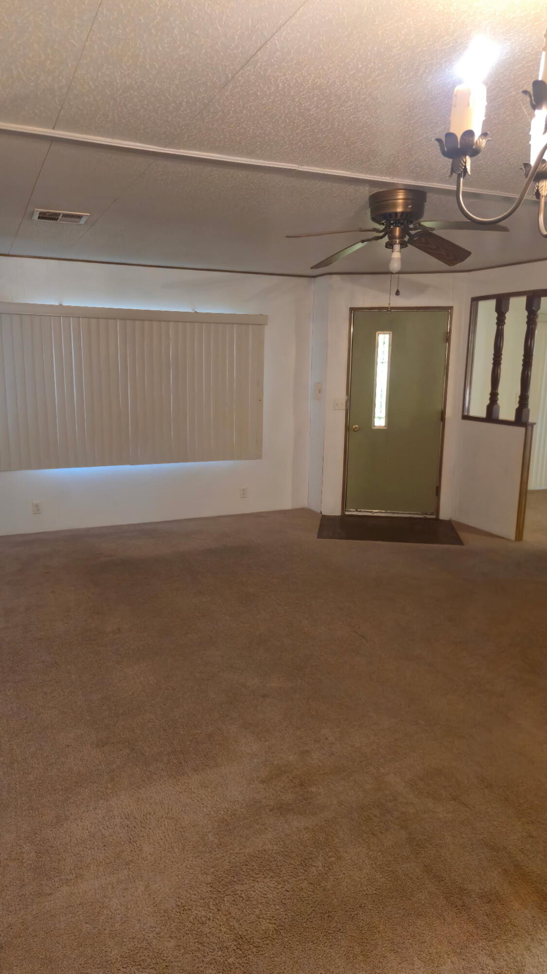 690 N Castle Rock St #Spc 11, Woodlake, CA 93286