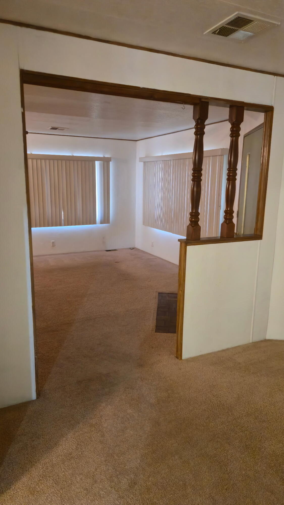 690 N Castle Rock St #Spc 11, Woodlake, CA 93286