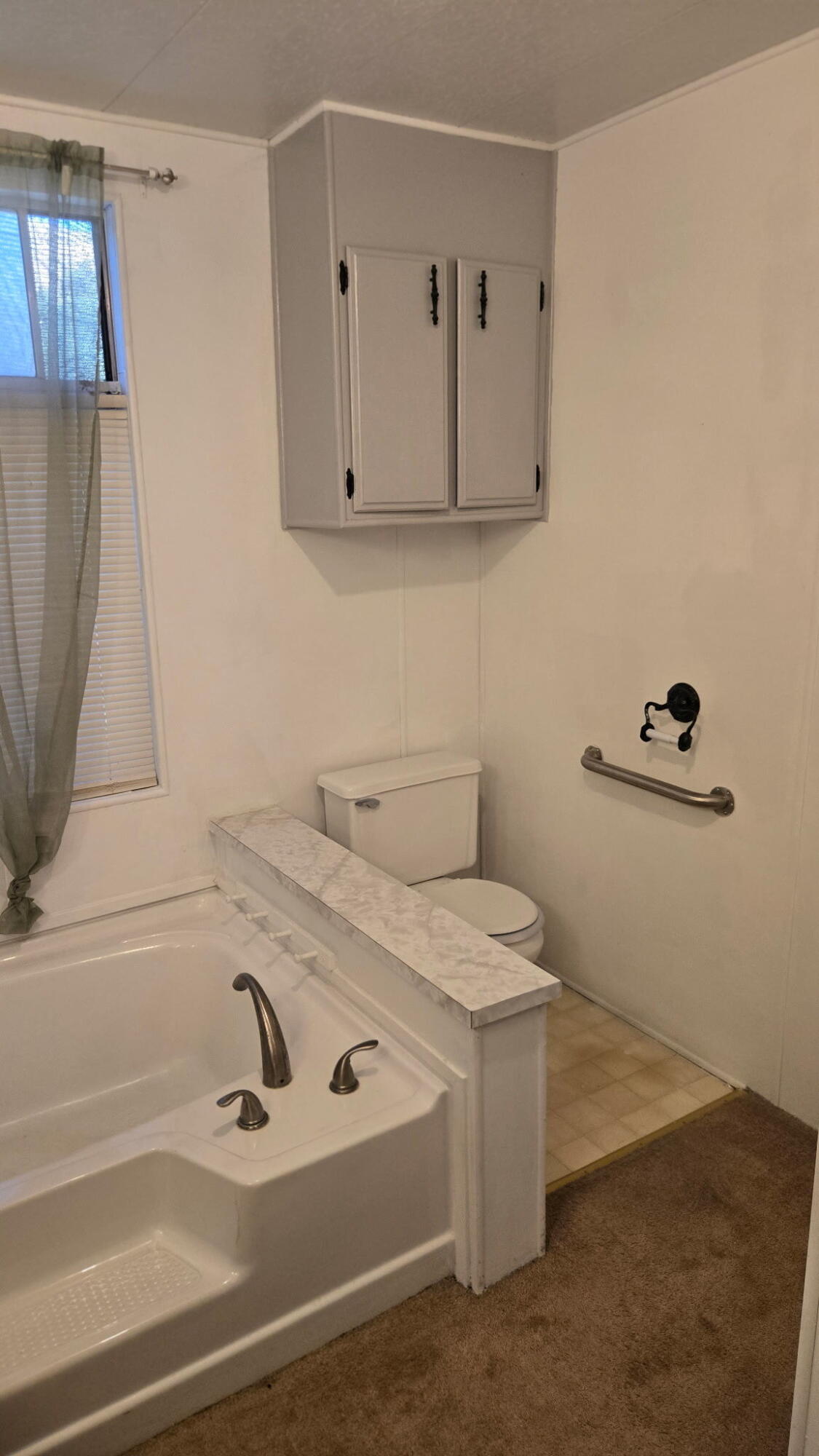 690 N Castle Rock St #Spc 11, Woodlake, CA 93286