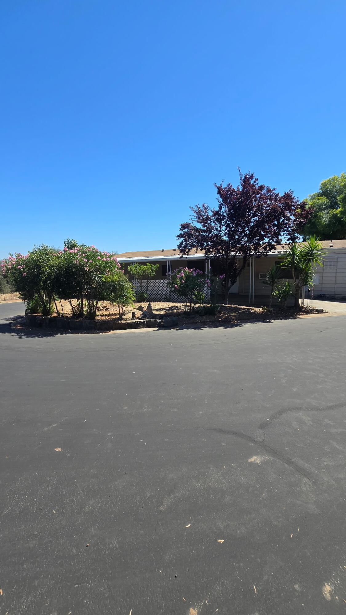690 N Castle Rock St #Spc 11, Woodlake, CA 93286