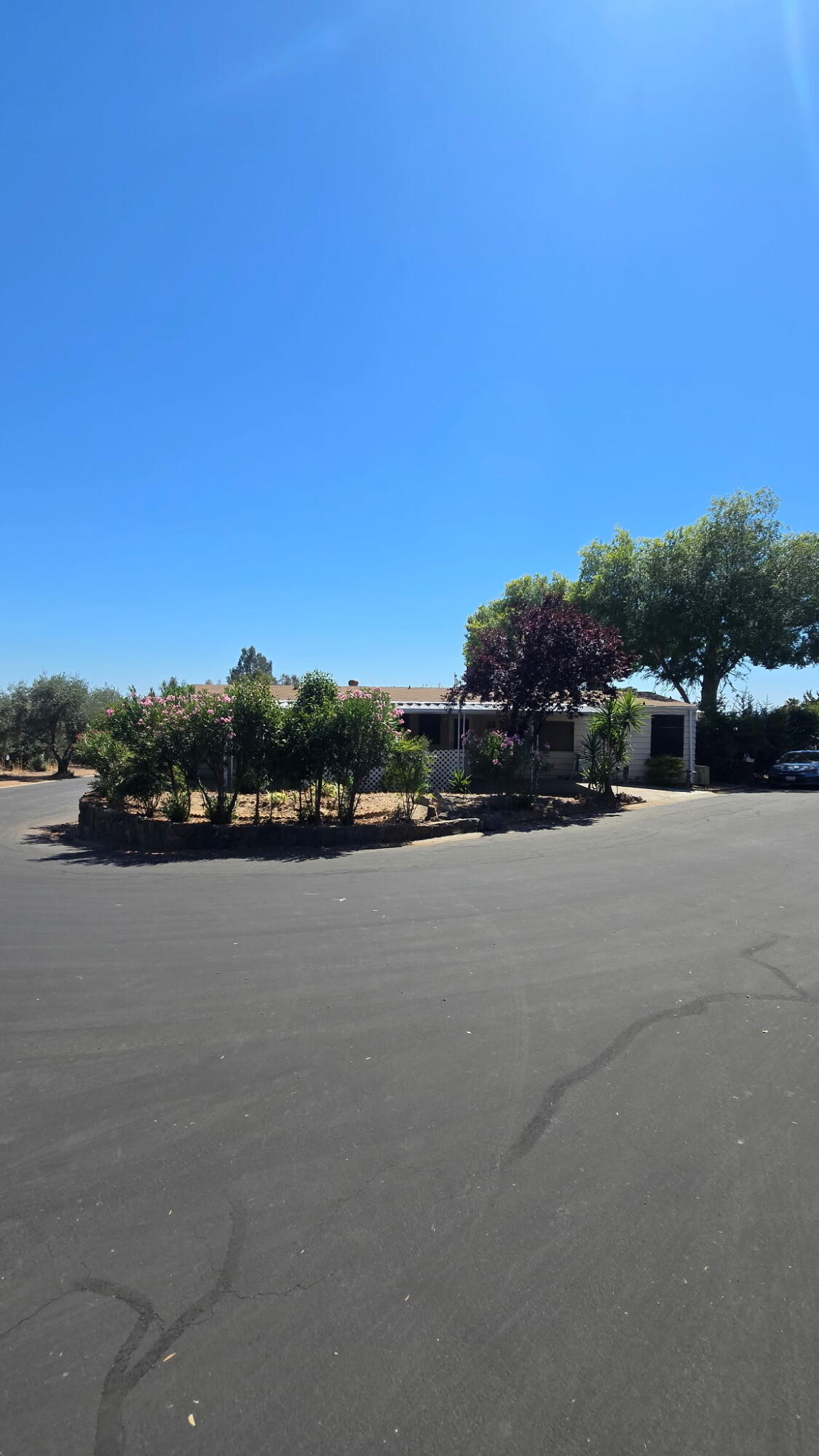 690 N Castle Rock St #Spc 11, Woodlake, CA 93286