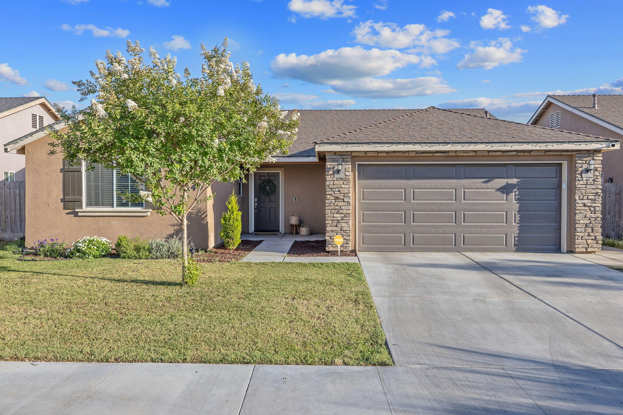 2149 E Delta Ct, Visalia, CA 93292