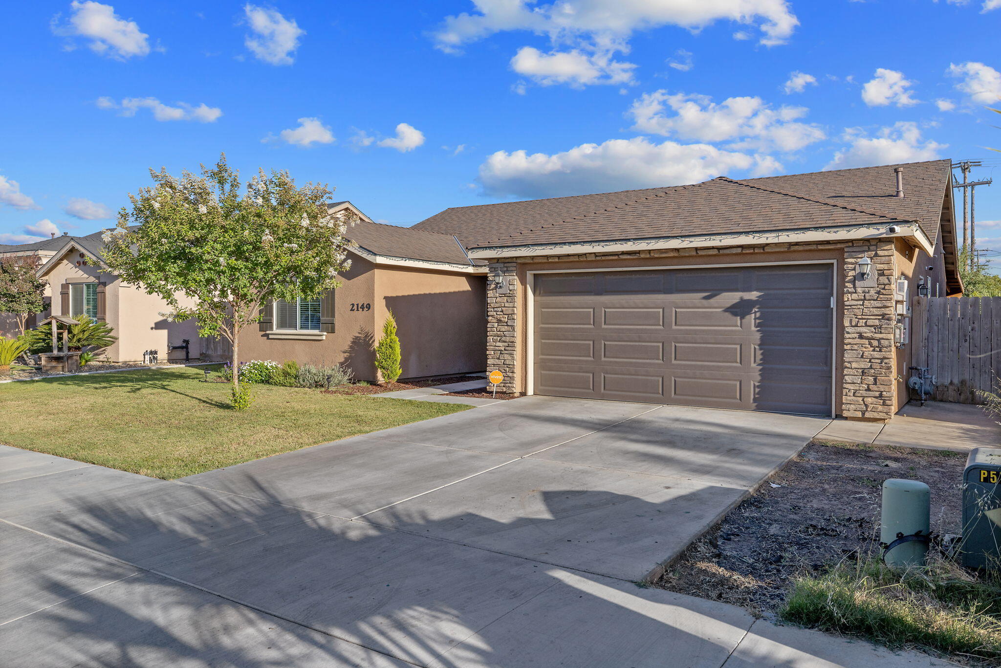 2149 E Delta Ct, Visalia, CA 93292