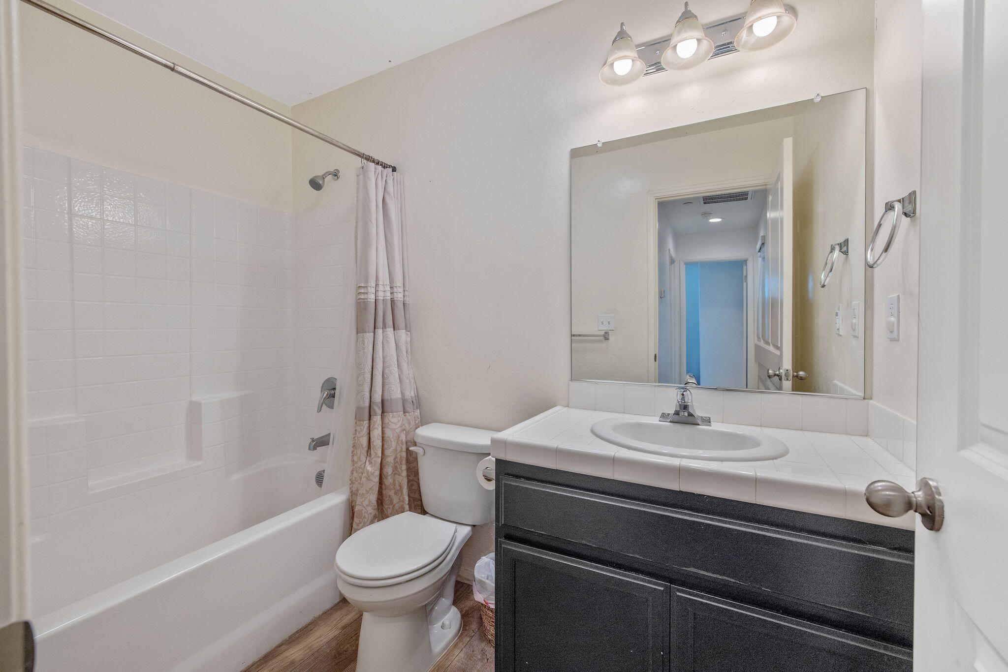 2149 E Delta Ct, Visalia, CA 93292