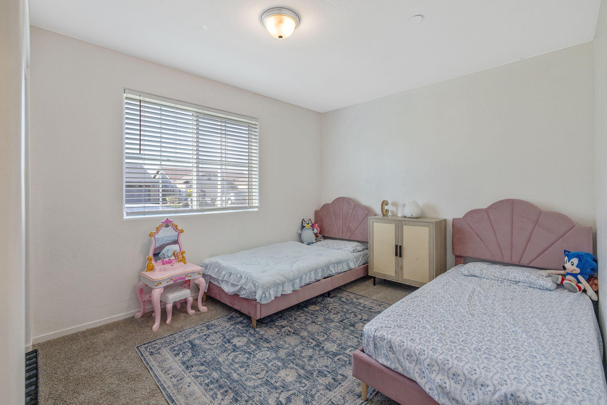 2149 E Delta Ct, Visalia, CA 93292