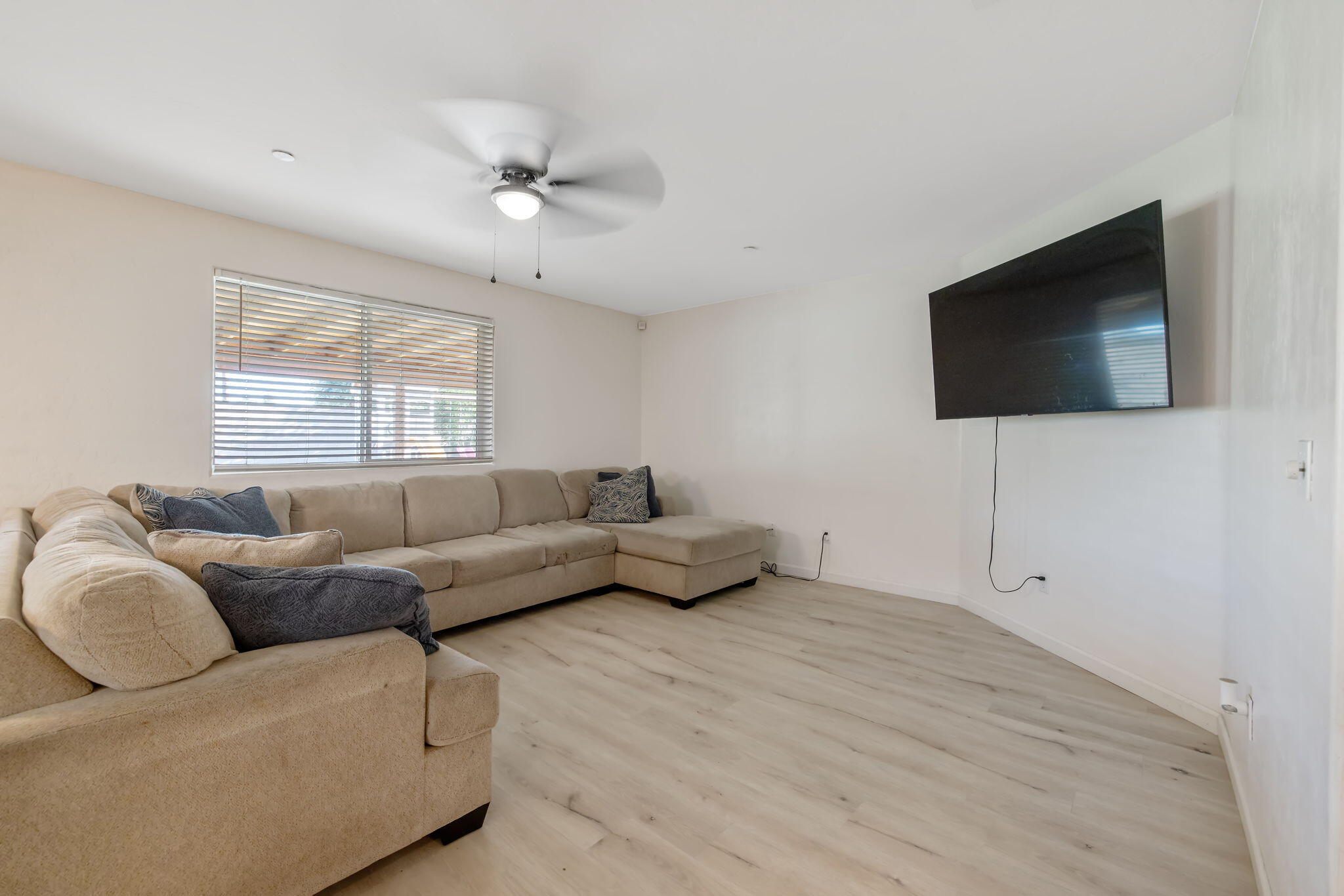 2149 E Delta Ct, Visalia, CA 93292