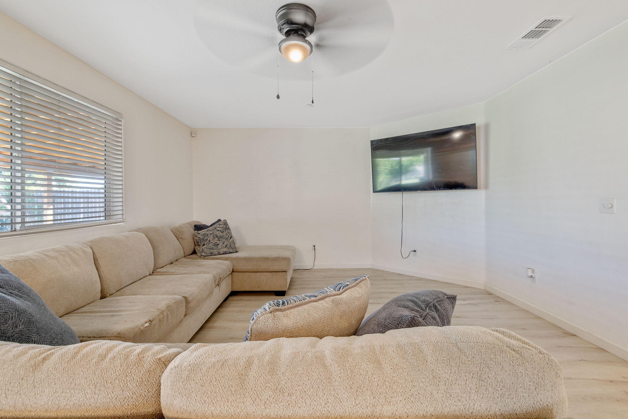 2149 E Delta Ct, Visalia, CA 93292