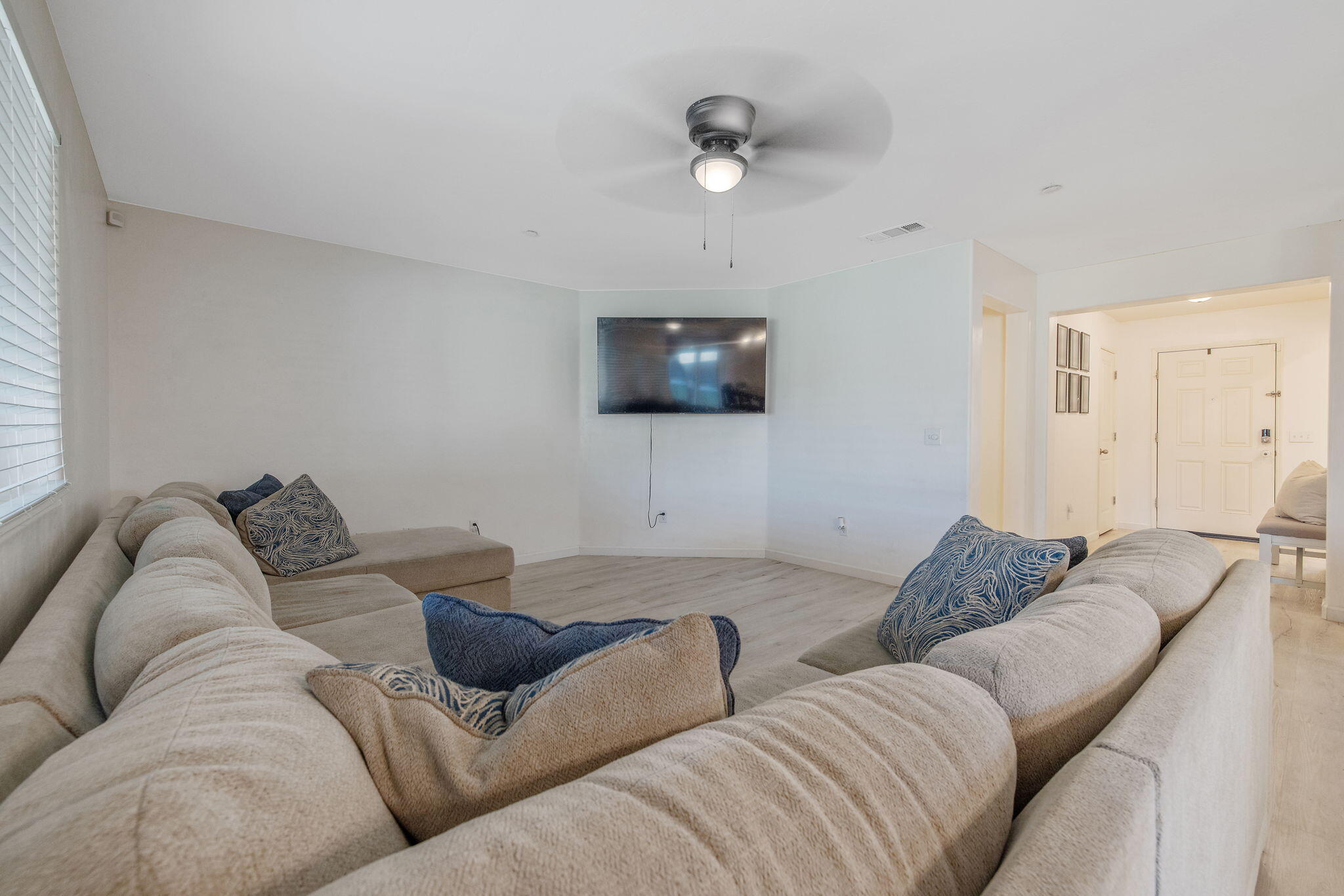 2149 E Delta Ct, Visalia, CA 93292