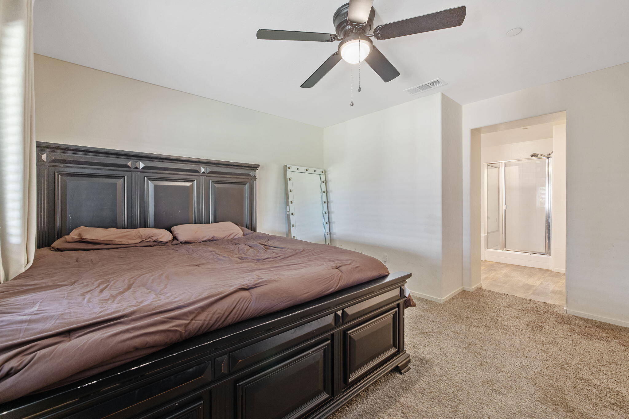 2149 E Delta Ct, Visalia, CA 93292