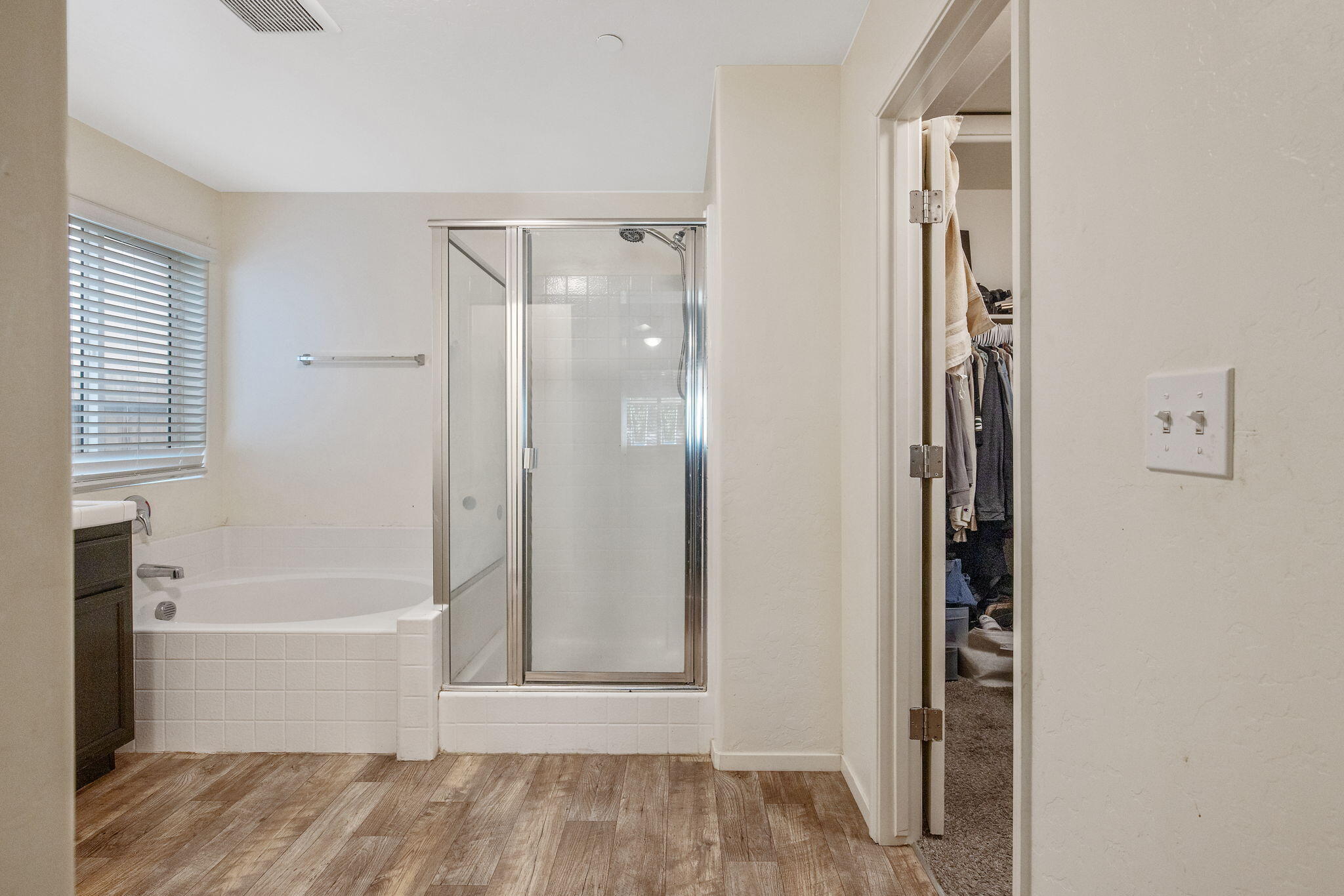 2149 E Delta Ct, Visalia, CA 93292