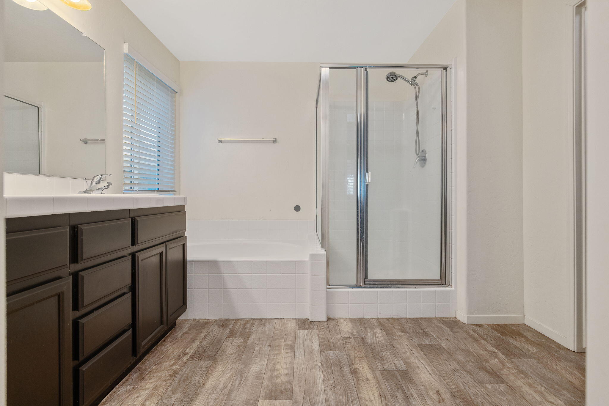 2149 E Delta Ct, Visalia, CA 93292