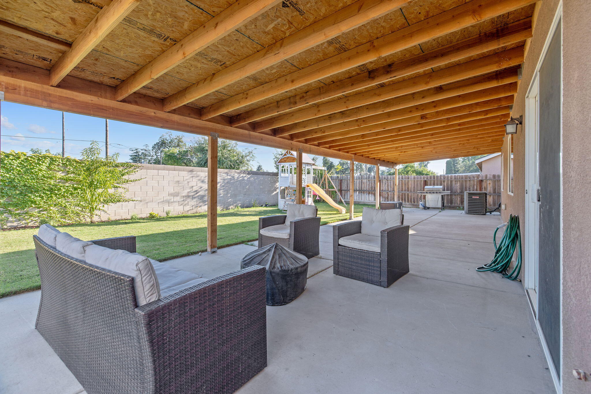 2149 E Delta Ct, Visalia, CA 93292
