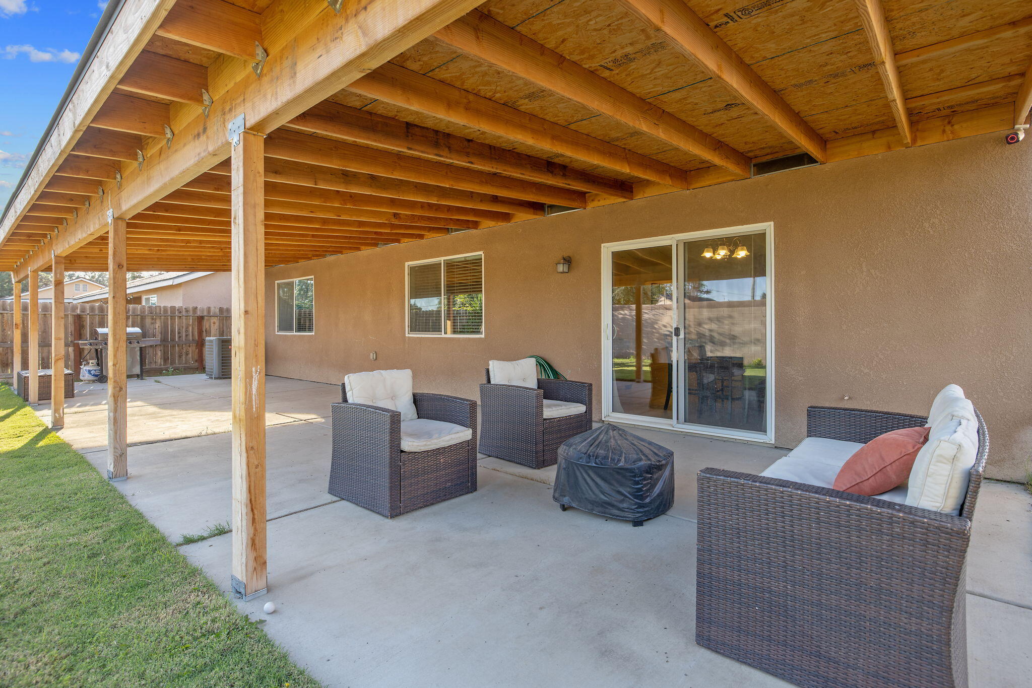 2149 E Delta Ct, Visalia, CA 93292
